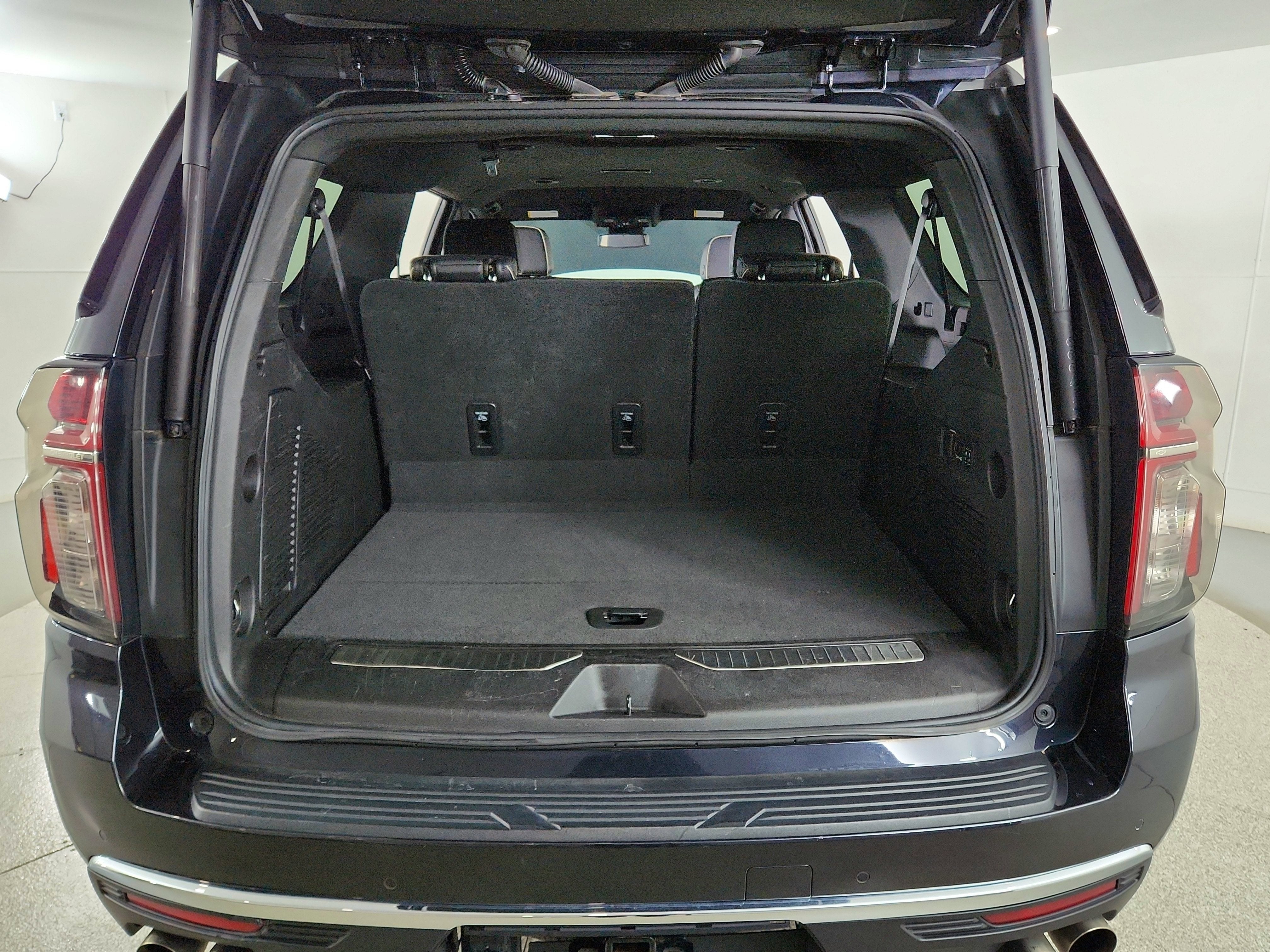 2023 Chevrolet Suburban 2WD Premier