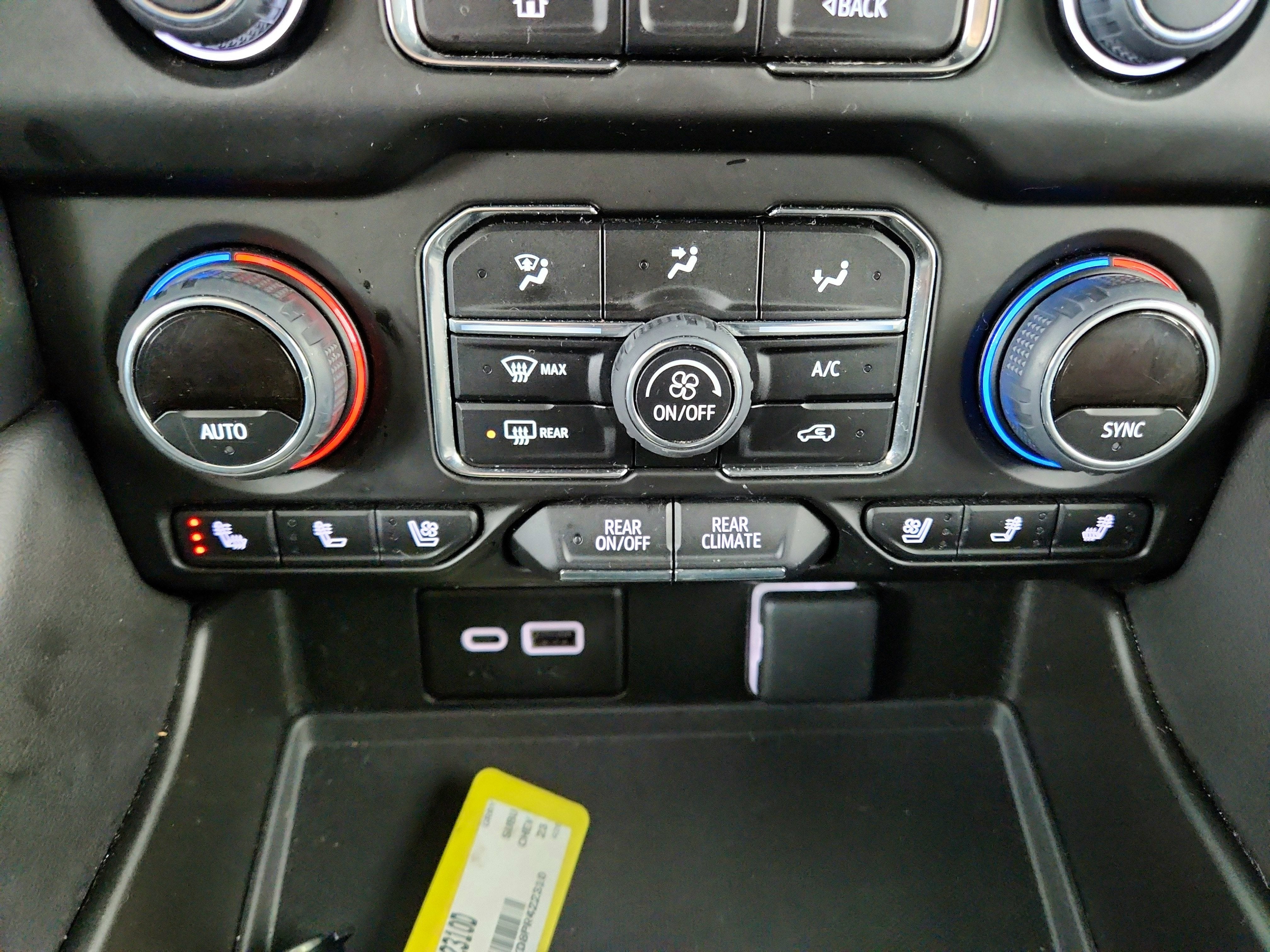 2023 Chevrolet Suburban 2WD Premier