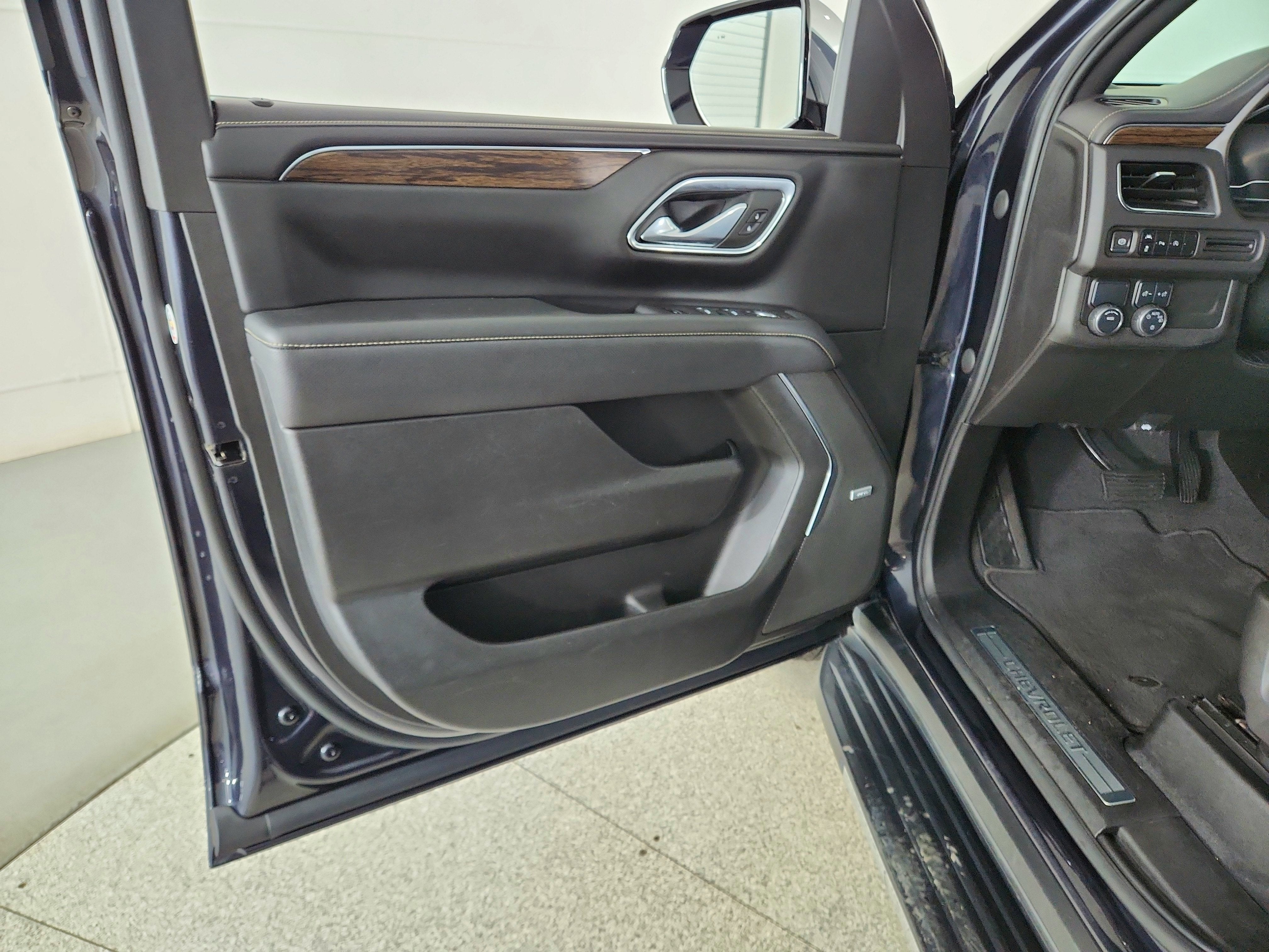 2023 Chevrolet Suburban 2WD Premier