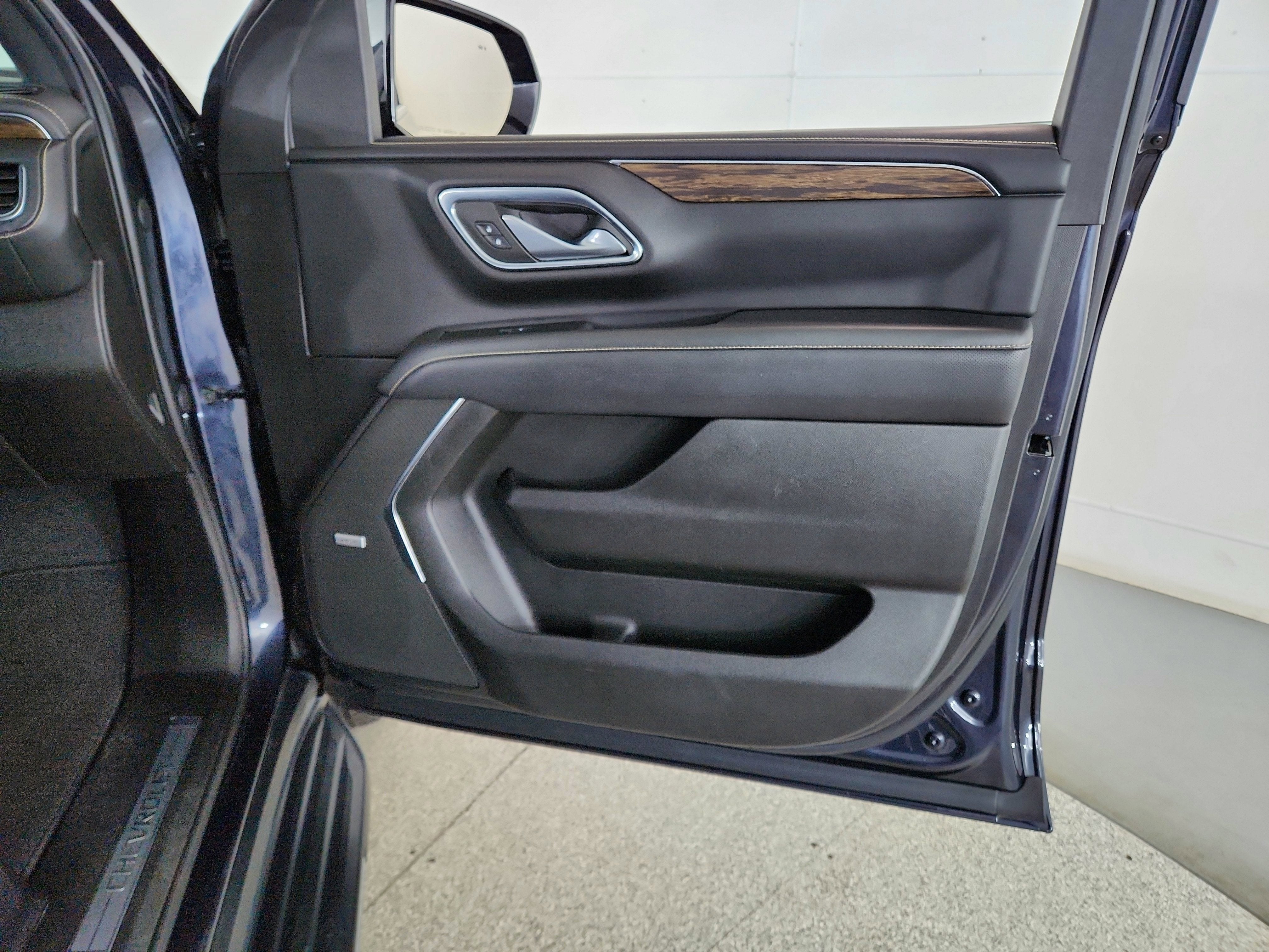 2023 Chevrolet Suburban 2WD Premier