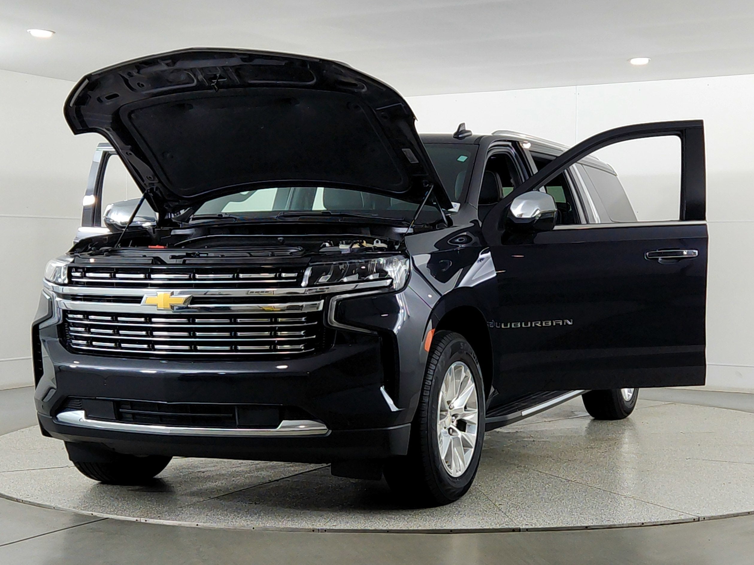 2023 Chevrolet Suburban 2WD Premier