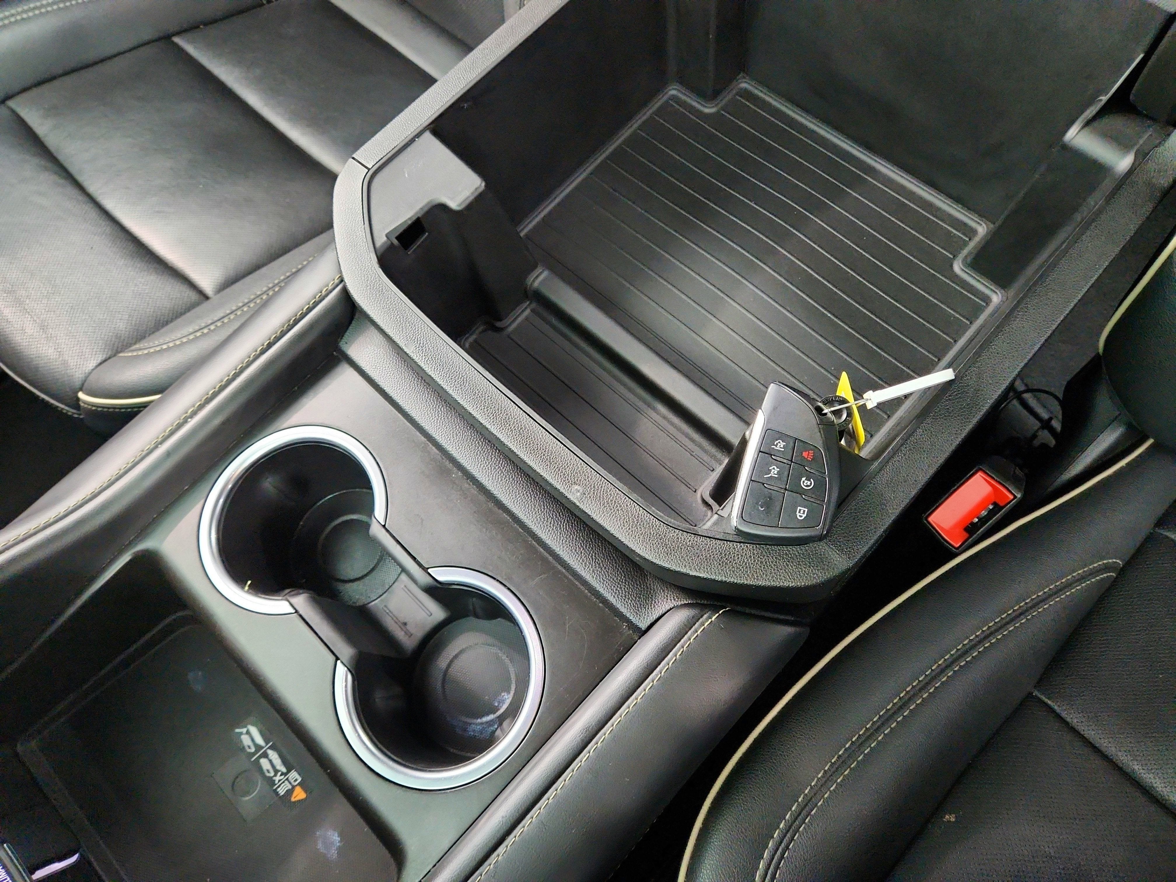 2023 Chevrolet Suburban 2WD Premier