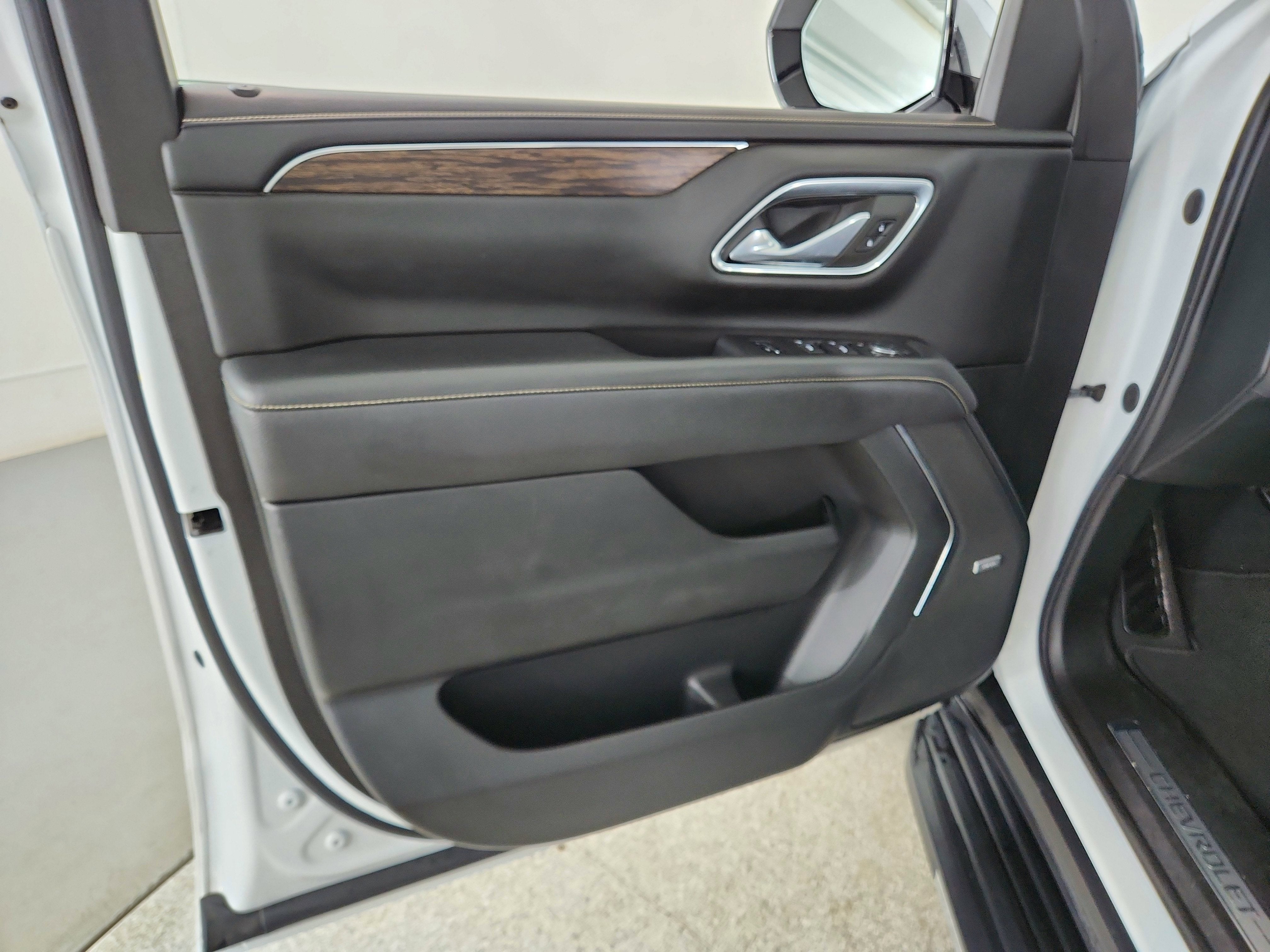 2023 Chevrolet Suburban 2WD Premier