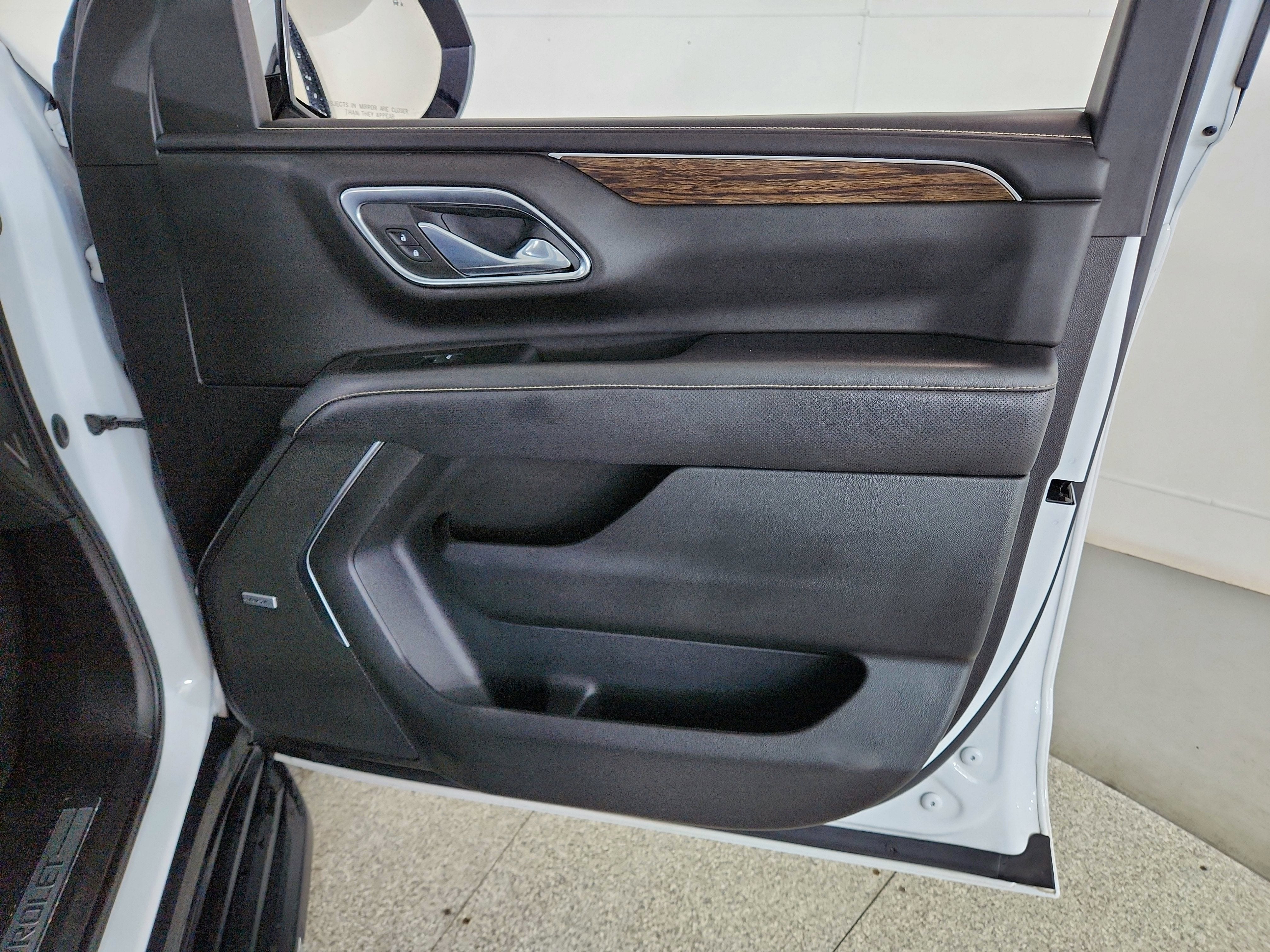 2023 Chevrolet Suburban 2WD Premier