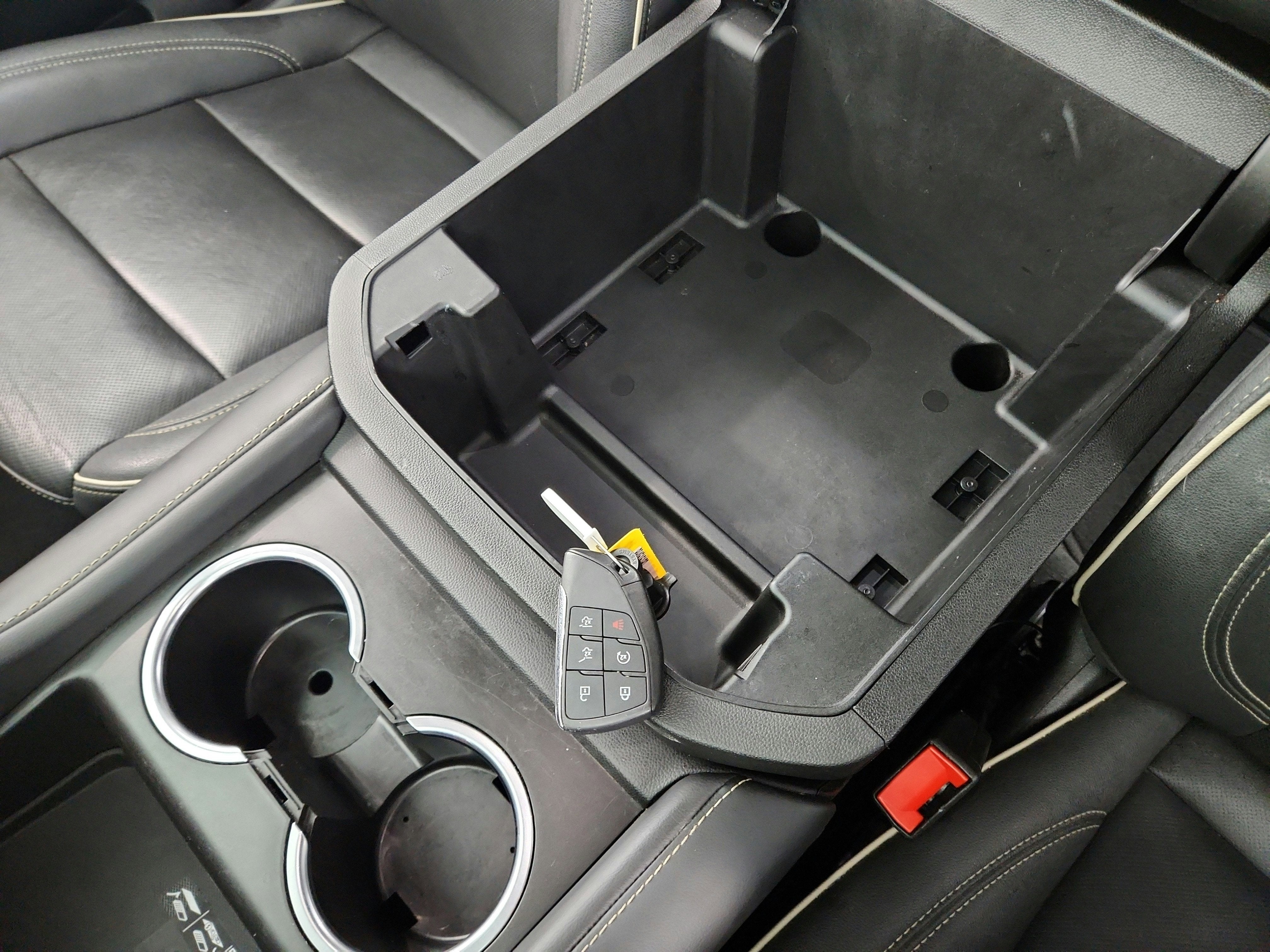 2023 Chevrolet Suburban 4WD Premier