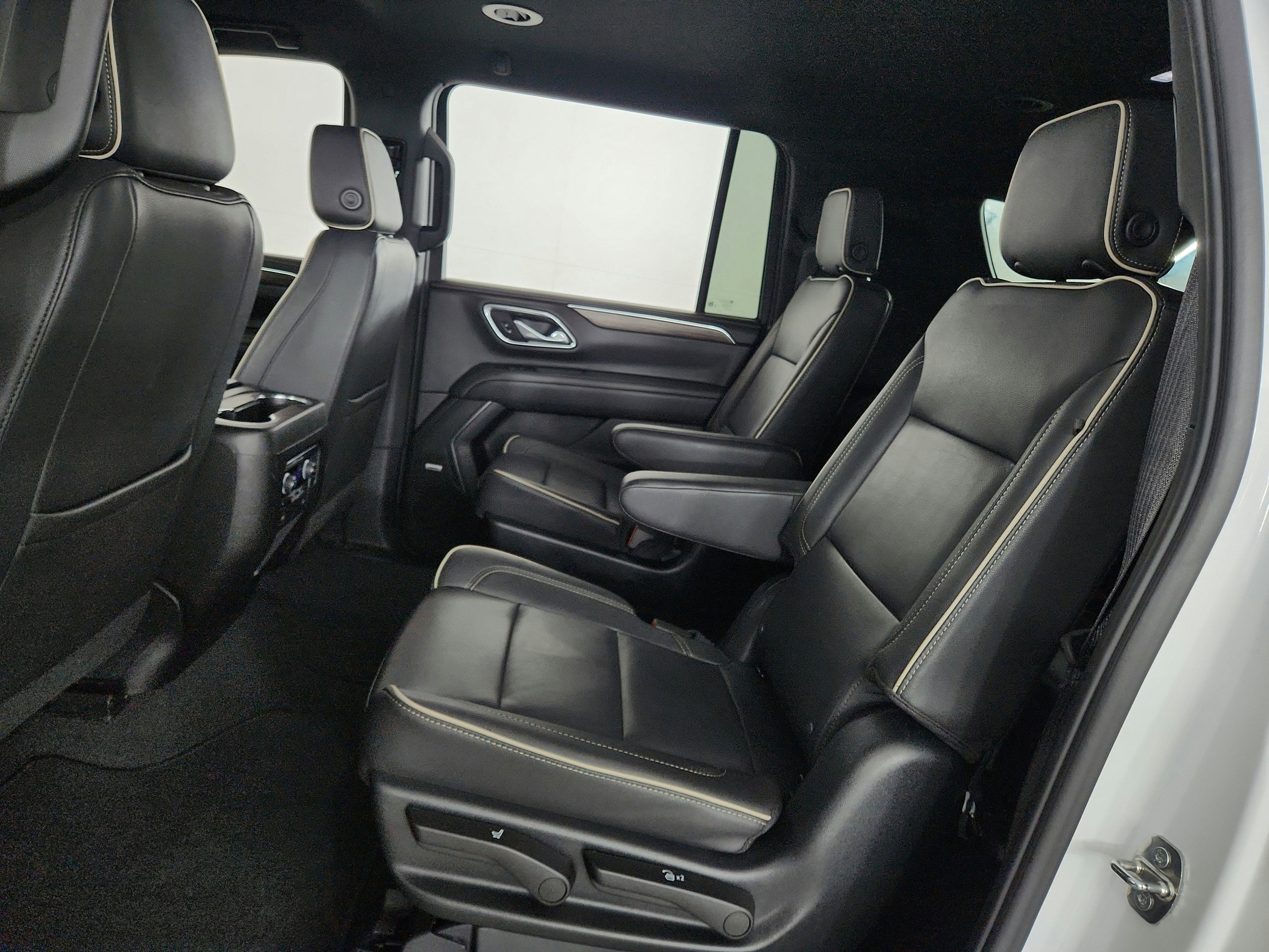 2023 Chevrolet Suburban 4WD Premier