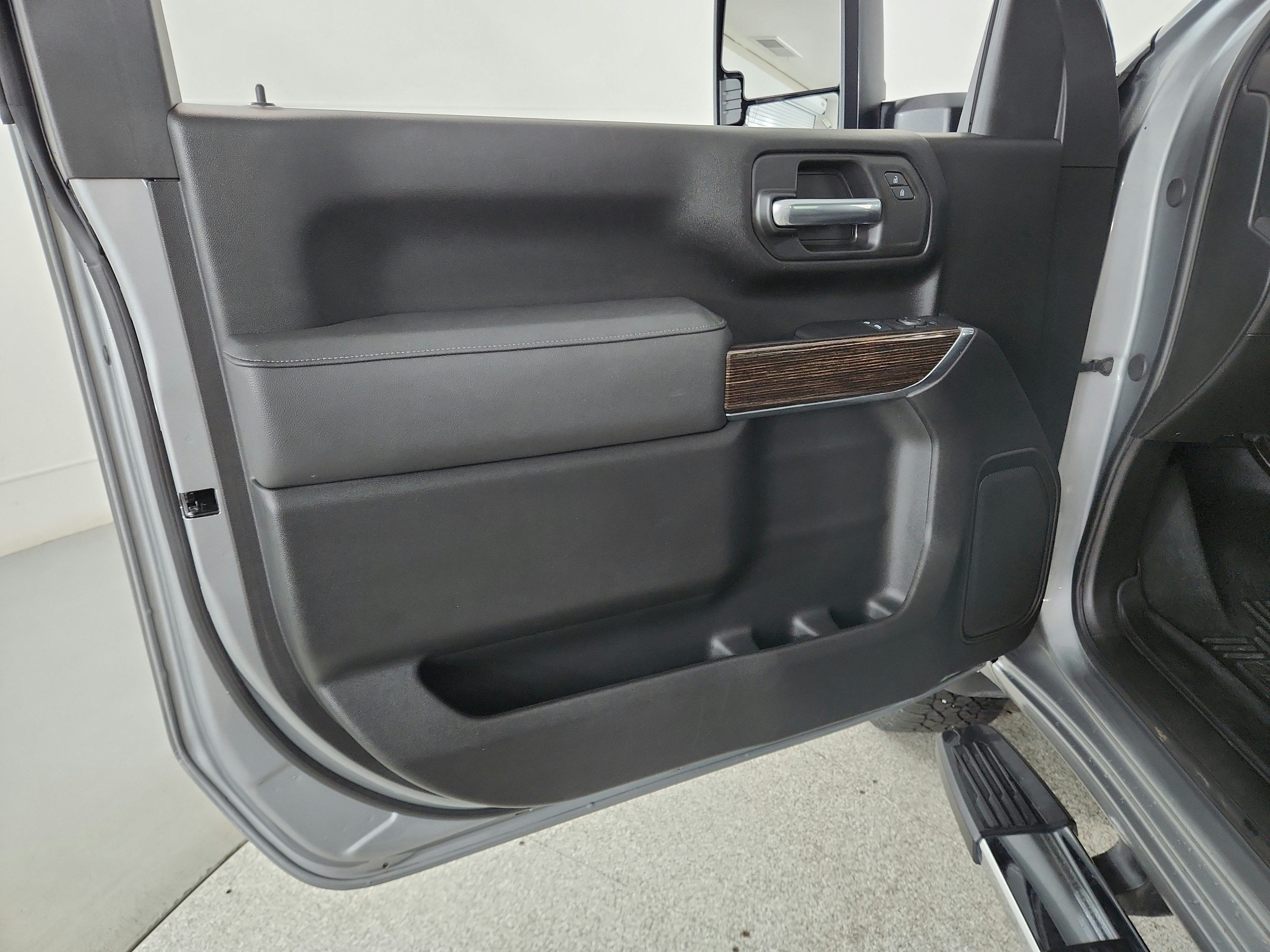 2025 GMC Sierra 2500HD 4WD Regular Cab Long Bed SLE