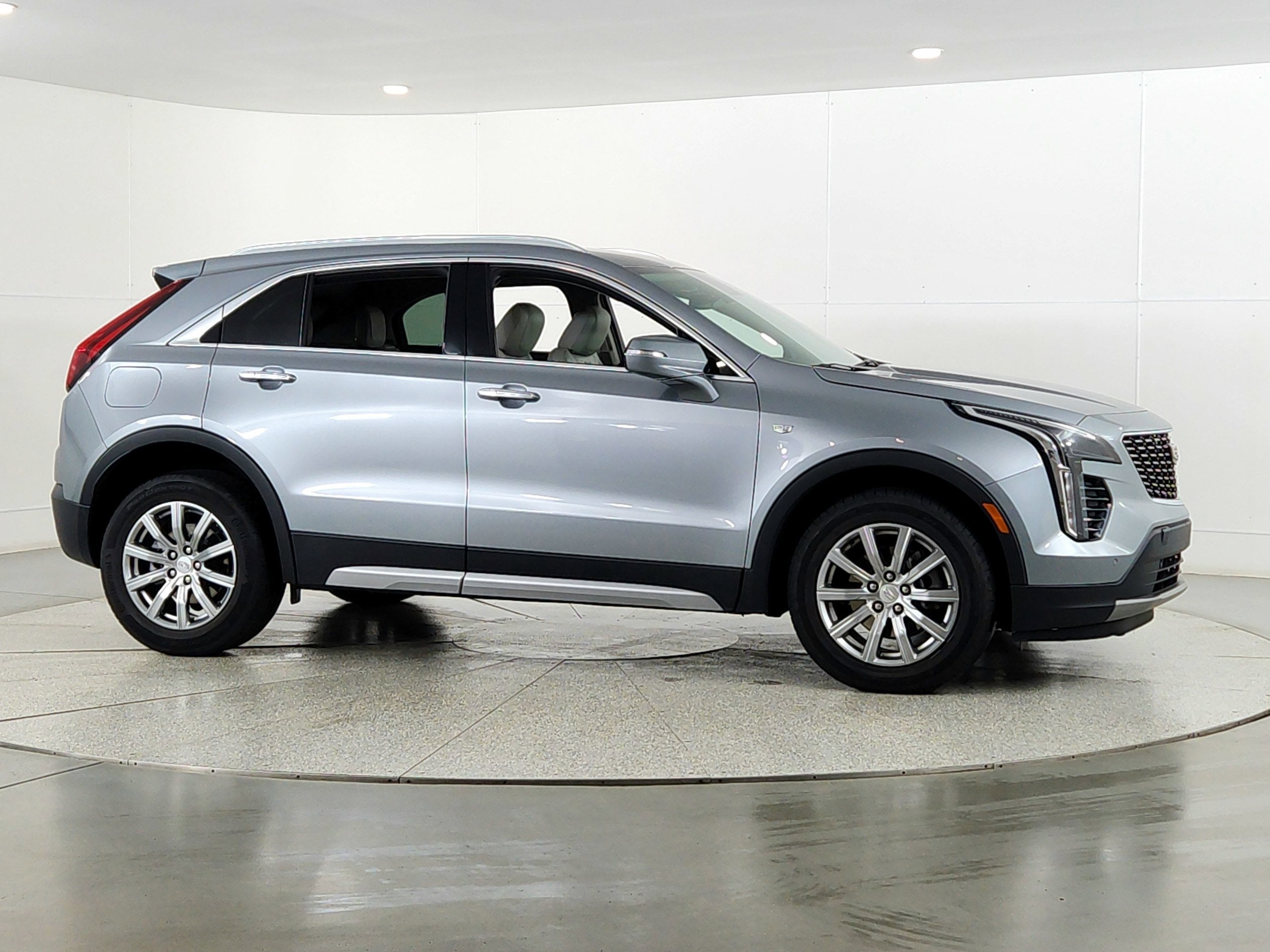 2023 Cadillac XT4 AWD Premium Luxury