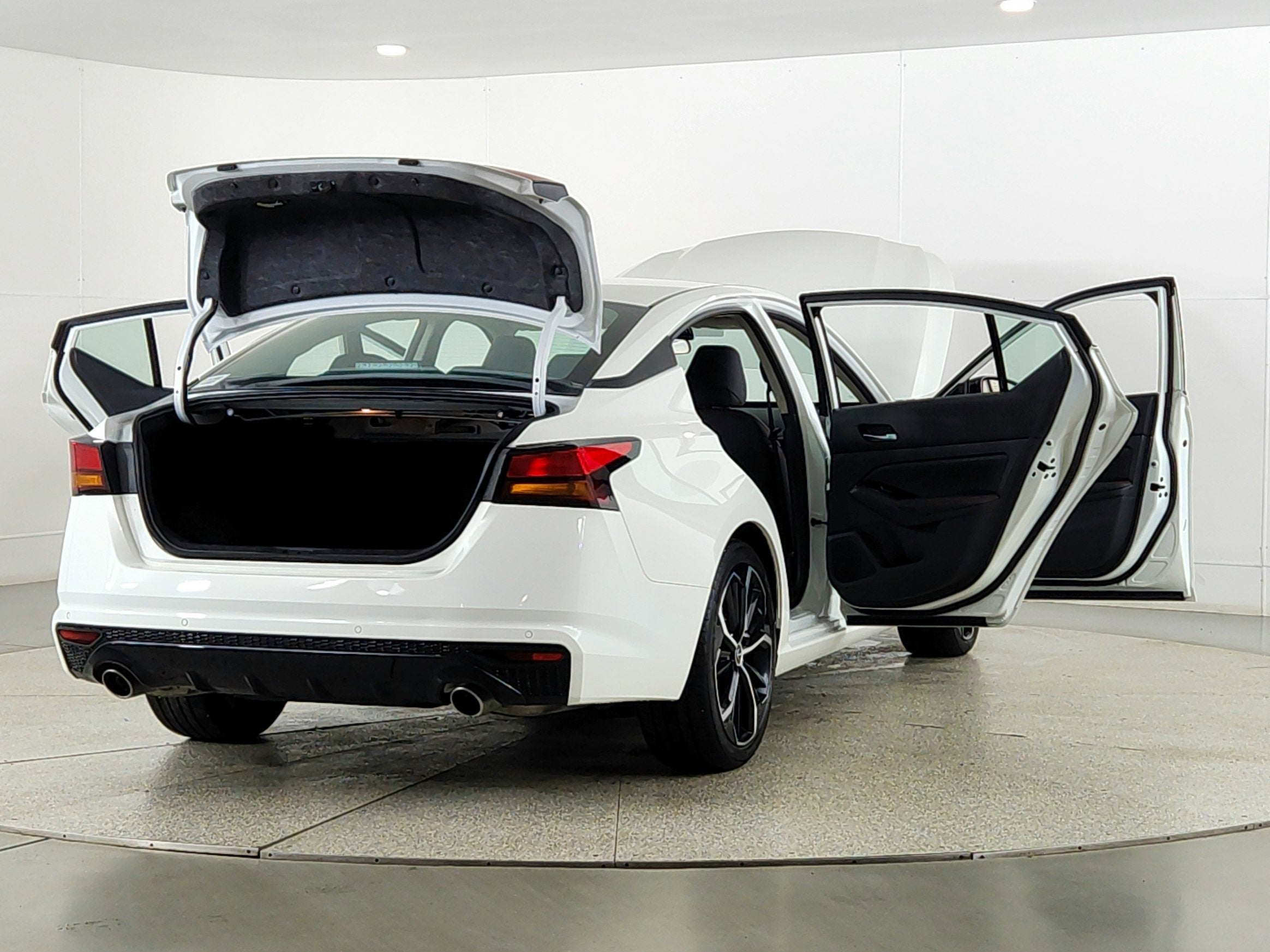 2025 Nissan Altima SR