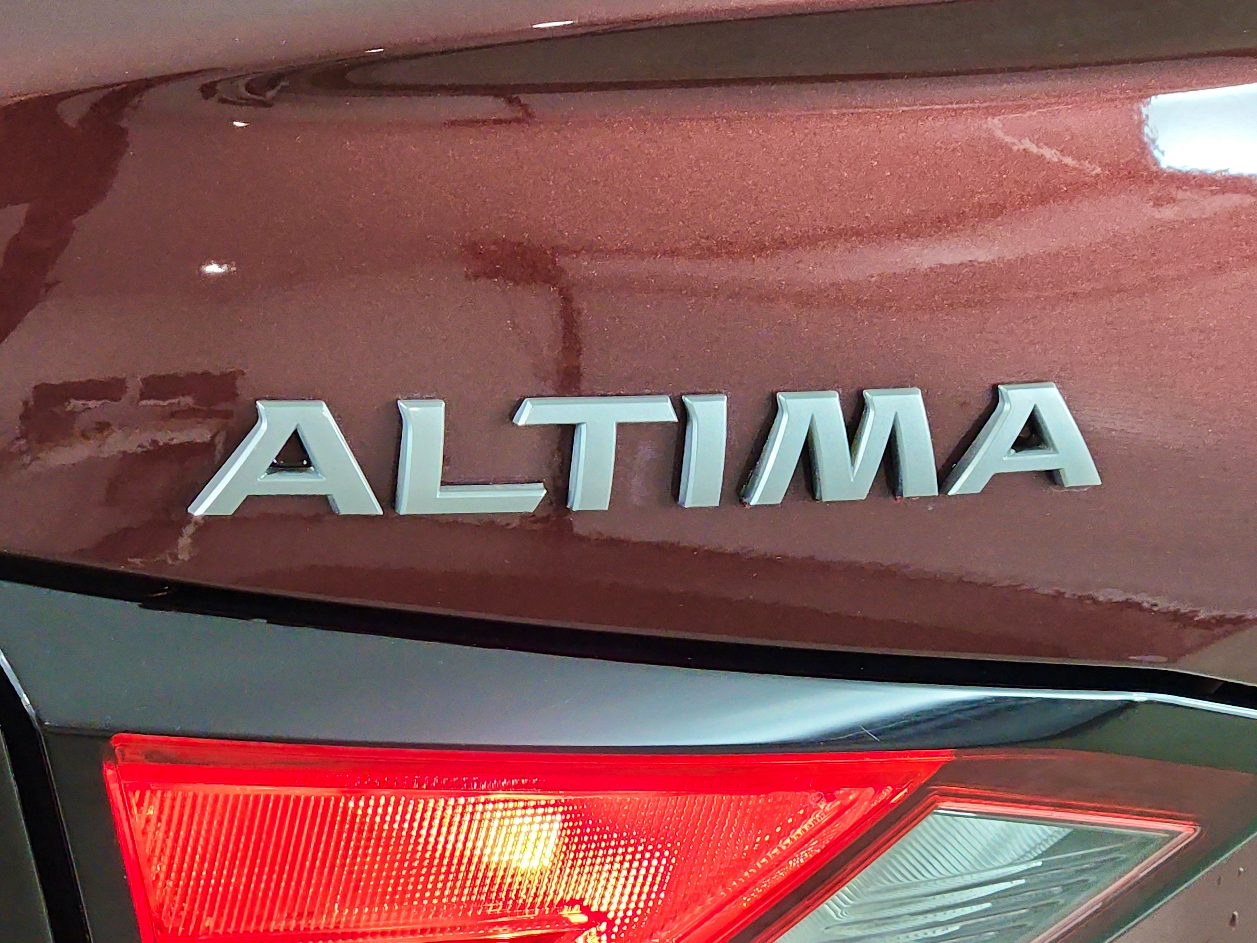 2025 Nissan Altima SV FWD
