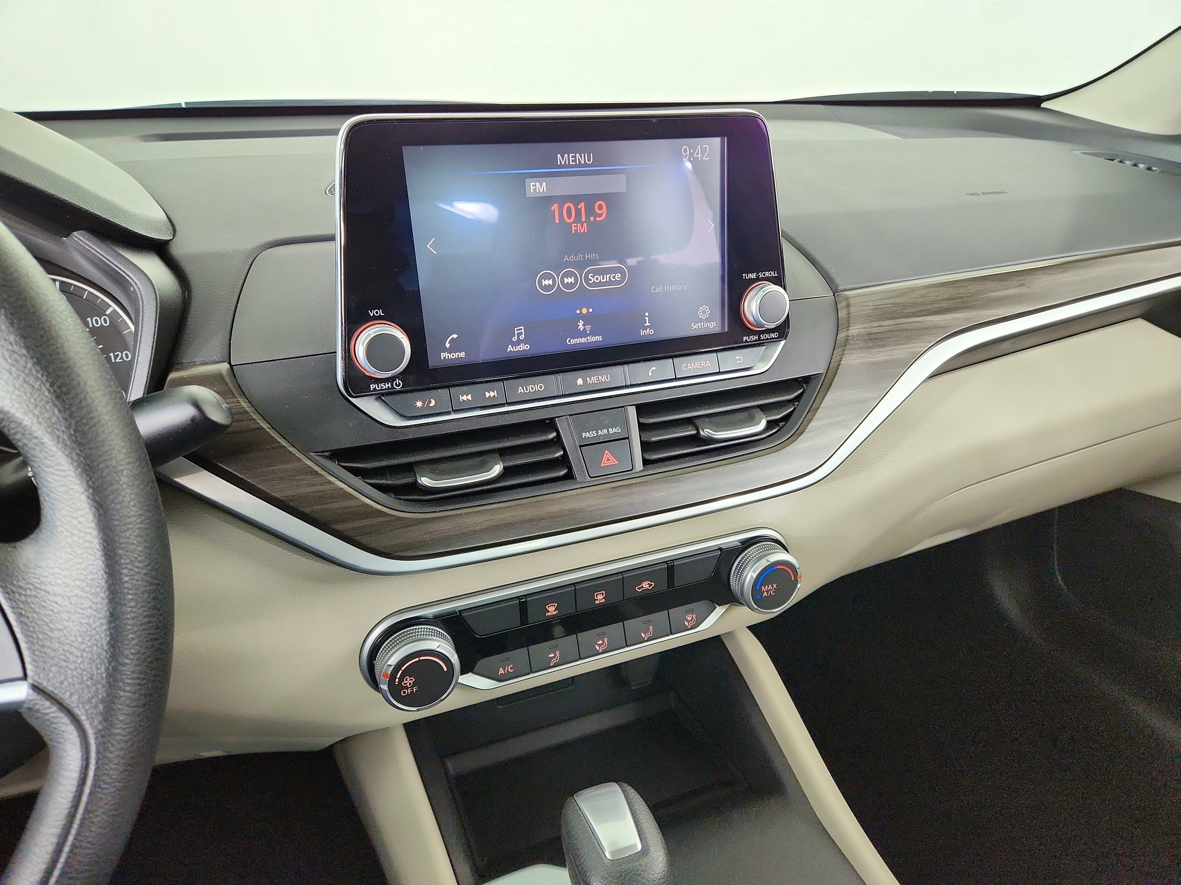 2025 Nissan Altima SV FWD