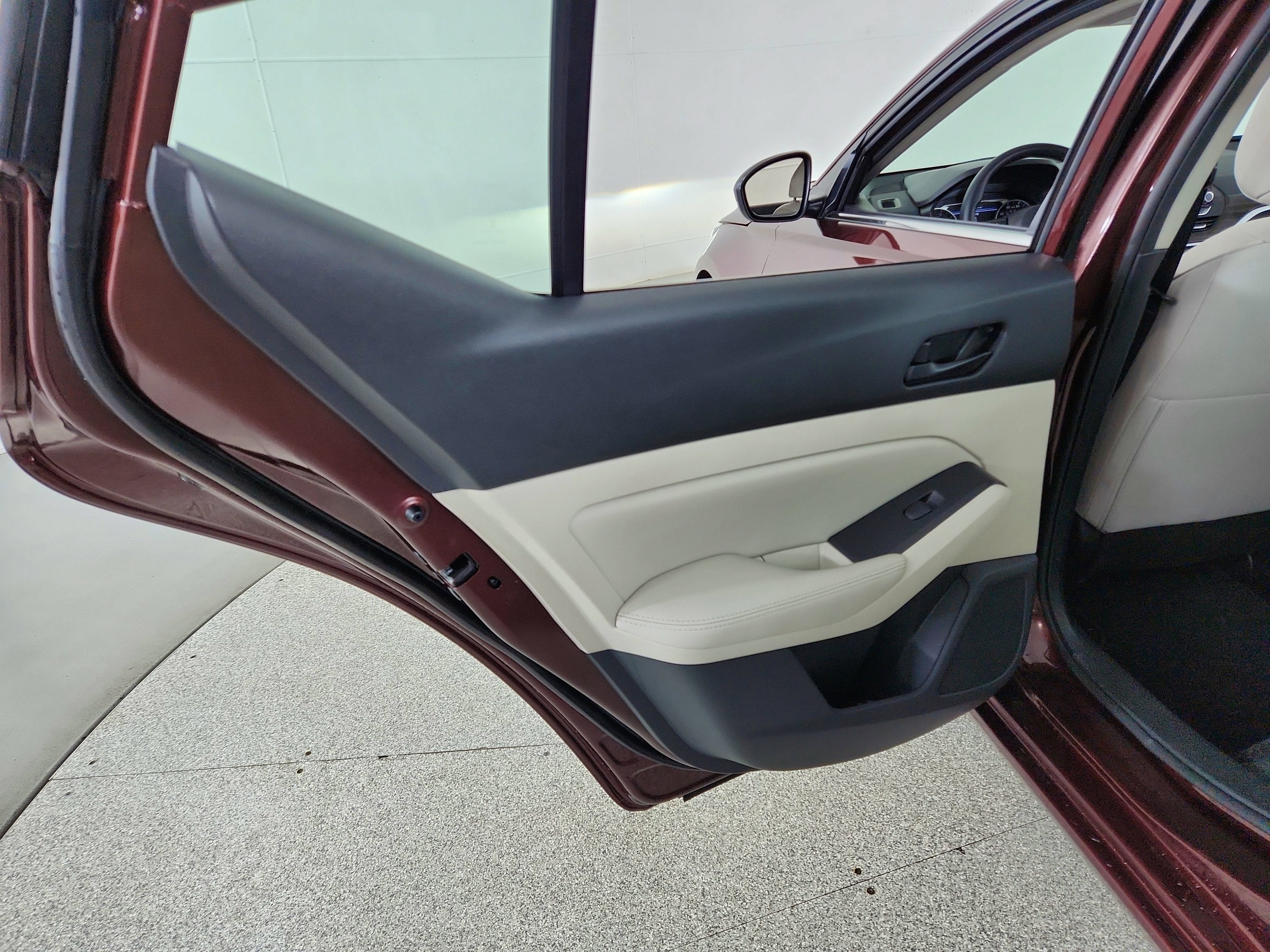 2025 Nissan Altima SV FWD