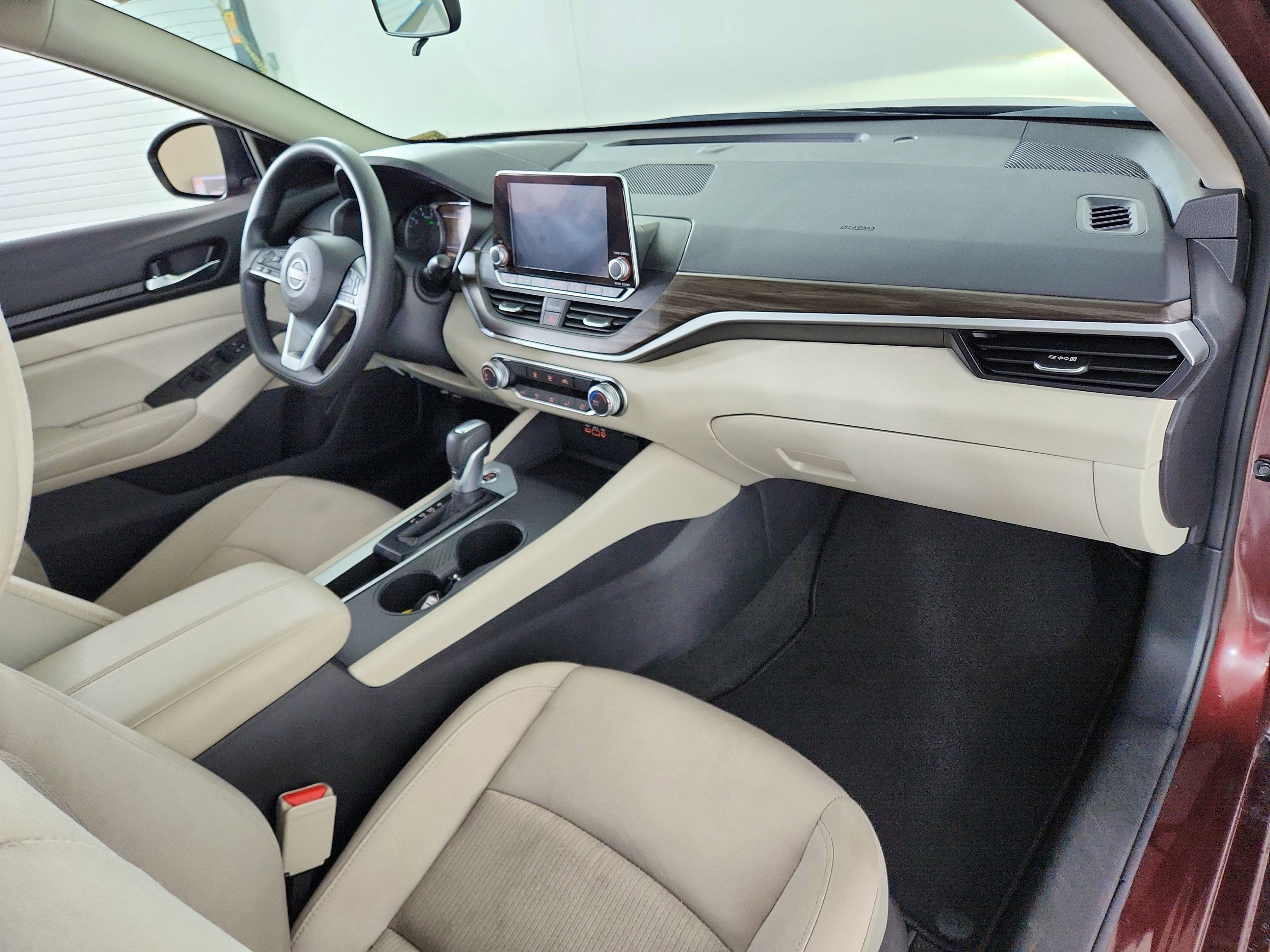 2025 Nissan Altima SV FWD