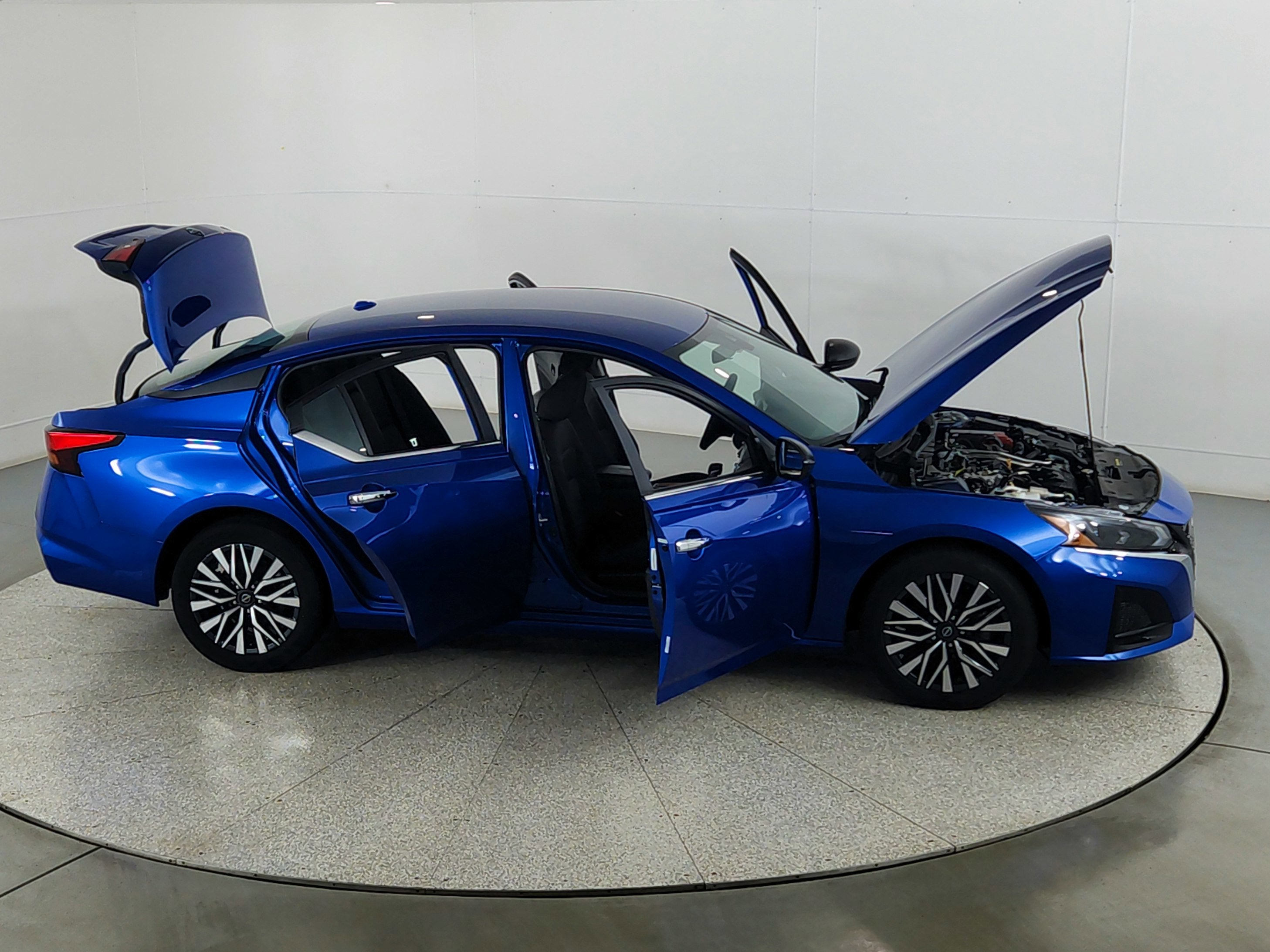 2025 Nissan Altima SV FWD