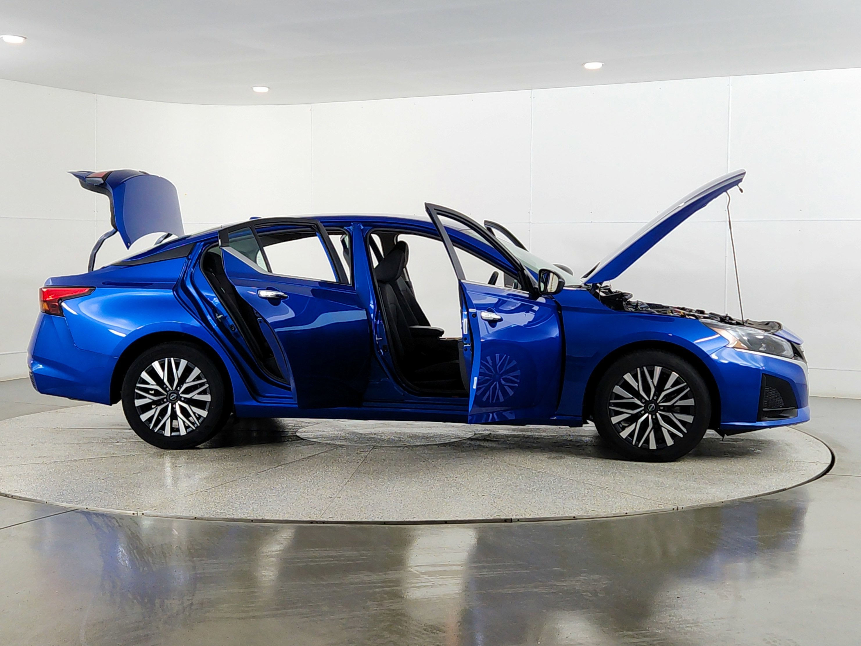 2025 Nissan Altima SV FWD