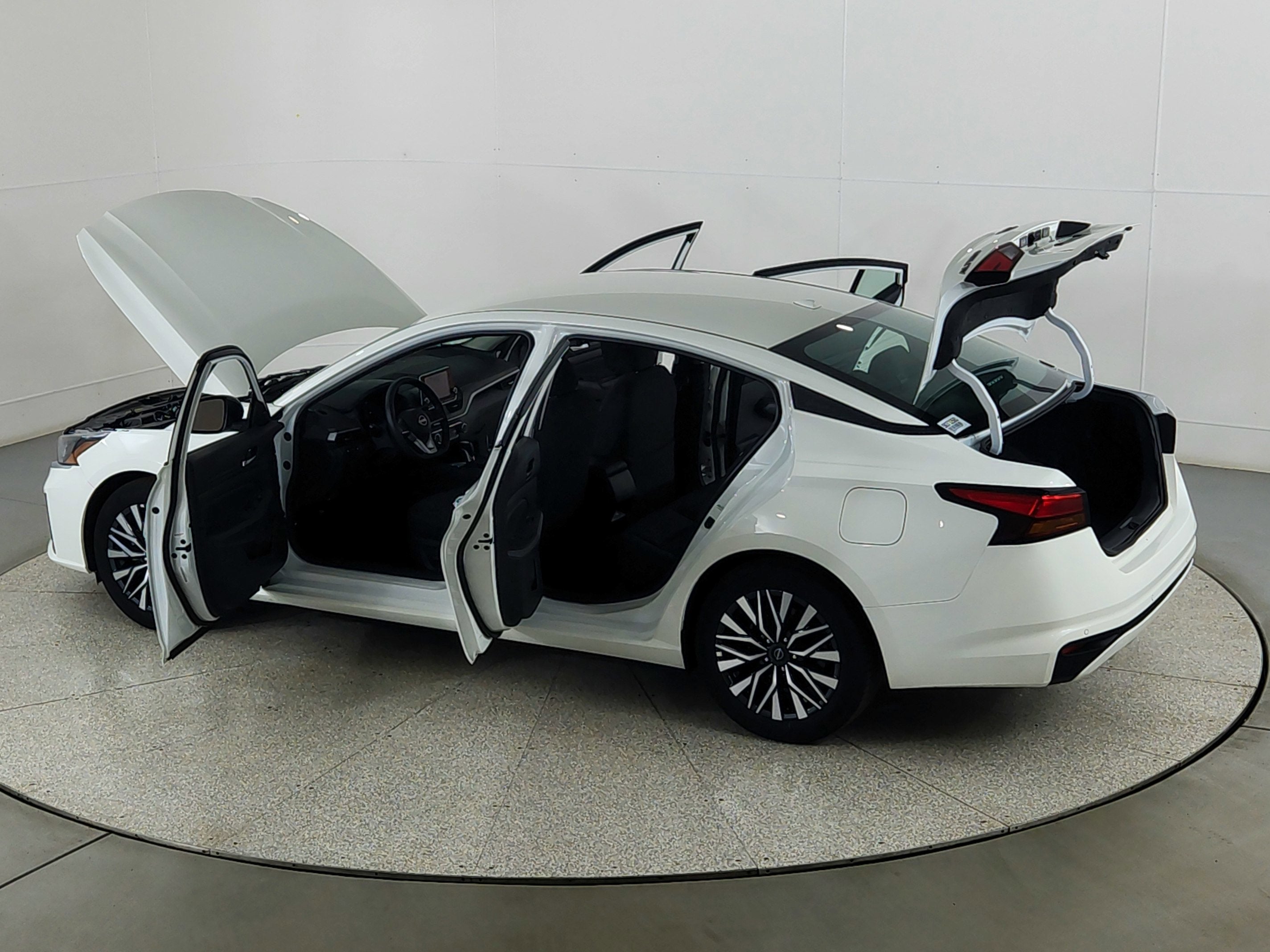 2025 Nissan Altima SV FWD