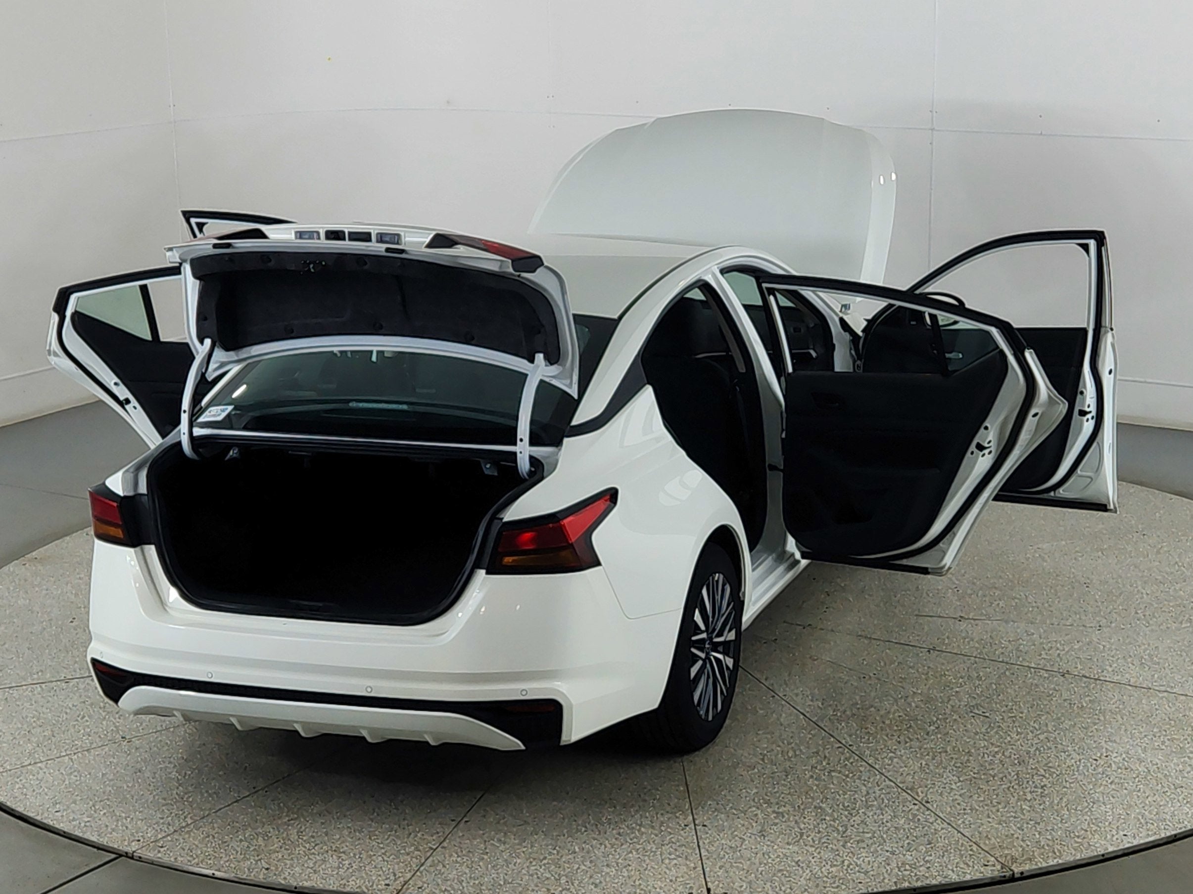 2025 Nissan Altima SV FWD