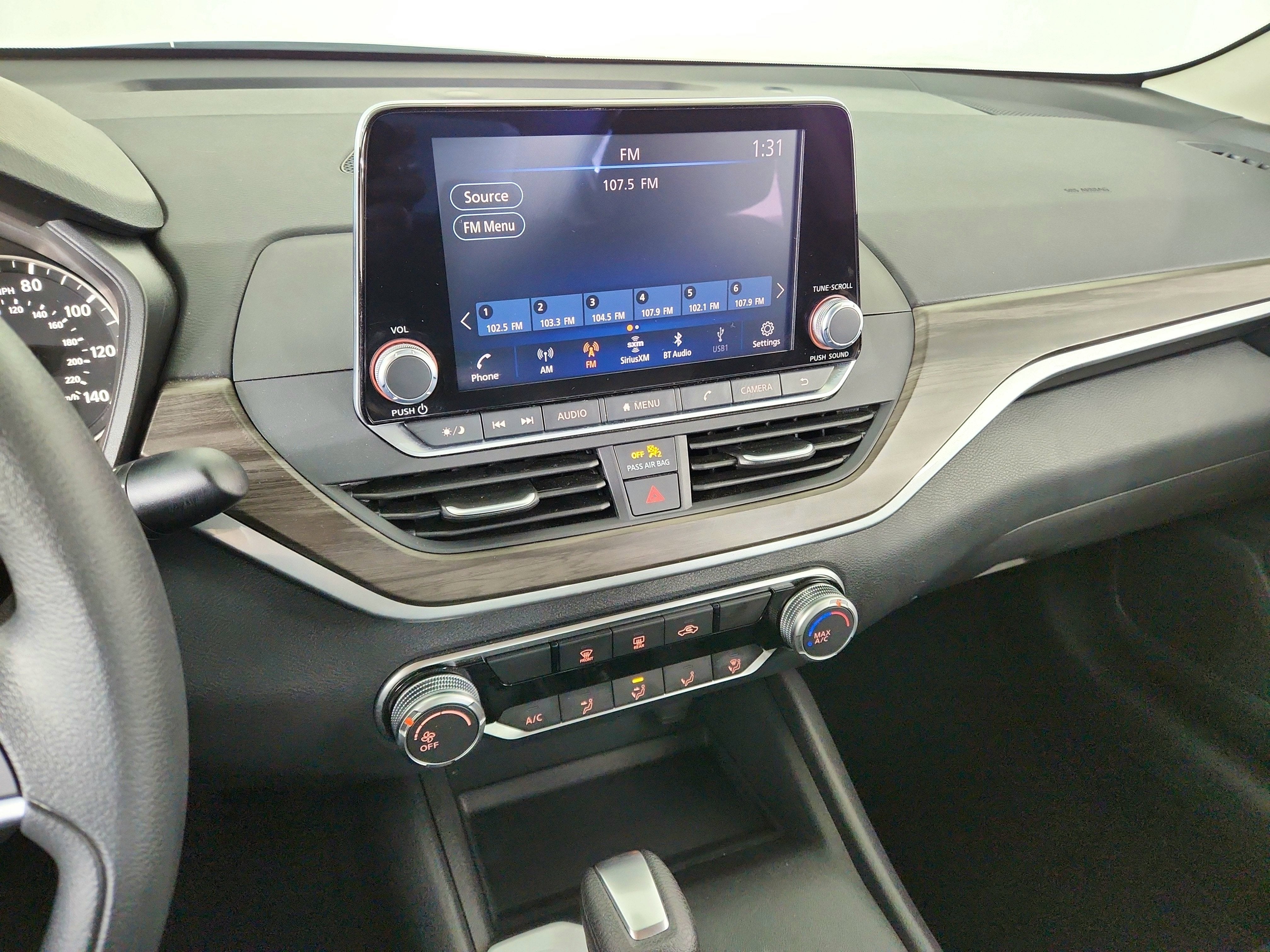 2025 Nissan Altima SV FWD