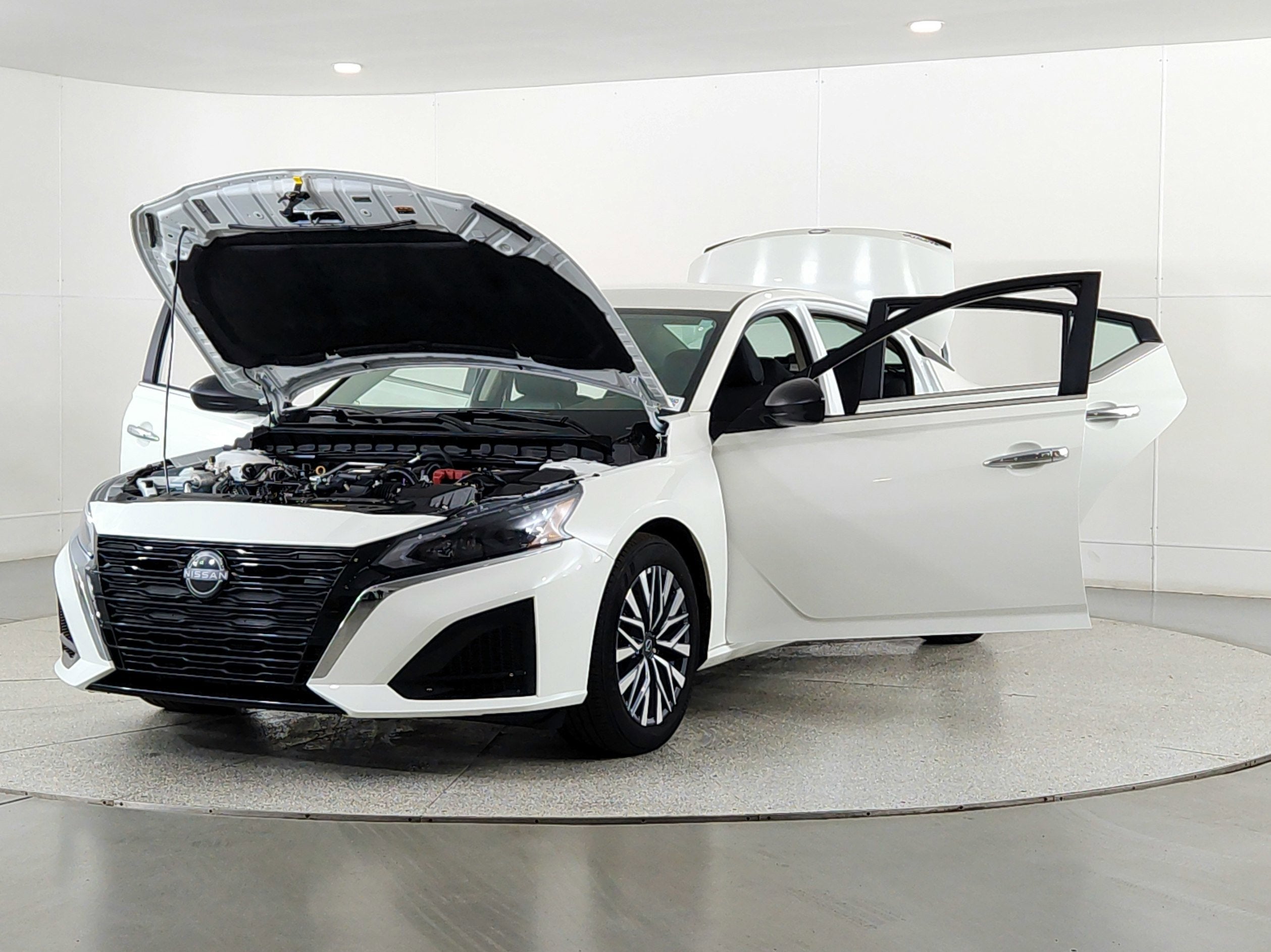 2025 Nissan Altima SV FWD