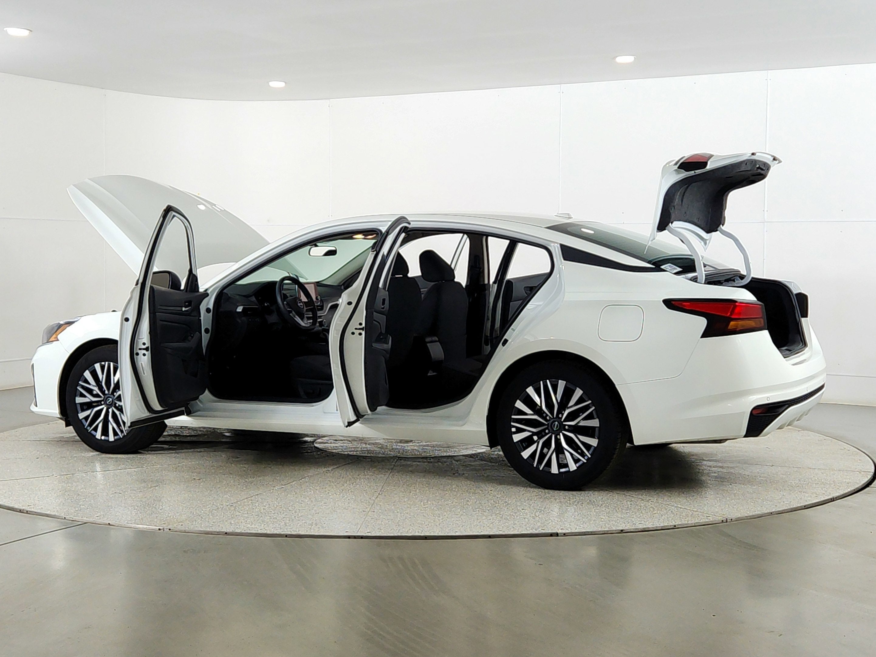 2025 Nissan Altima SV FWD