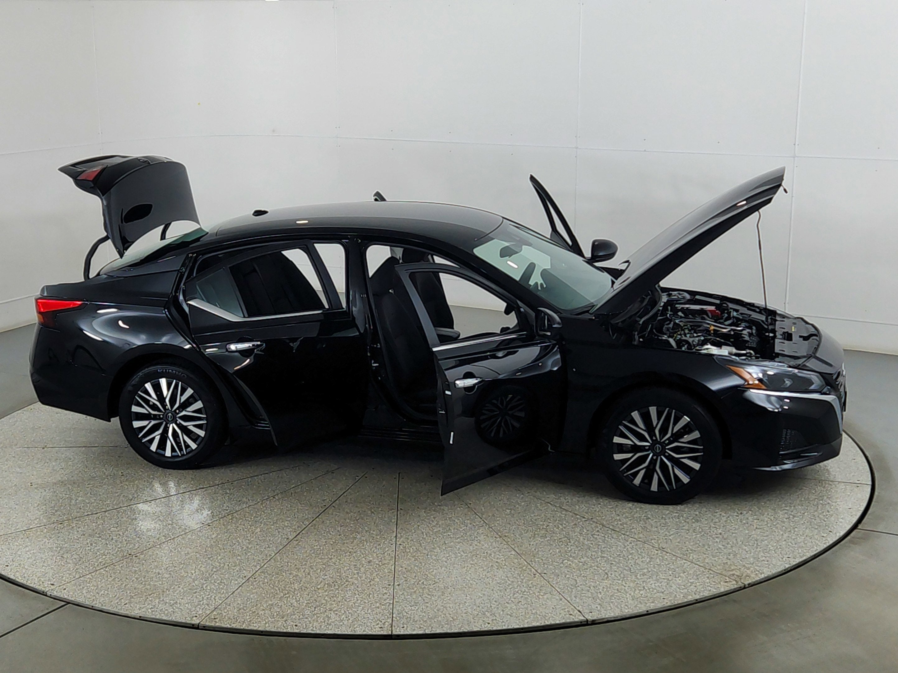 2025 Nissan Altima SV FWD