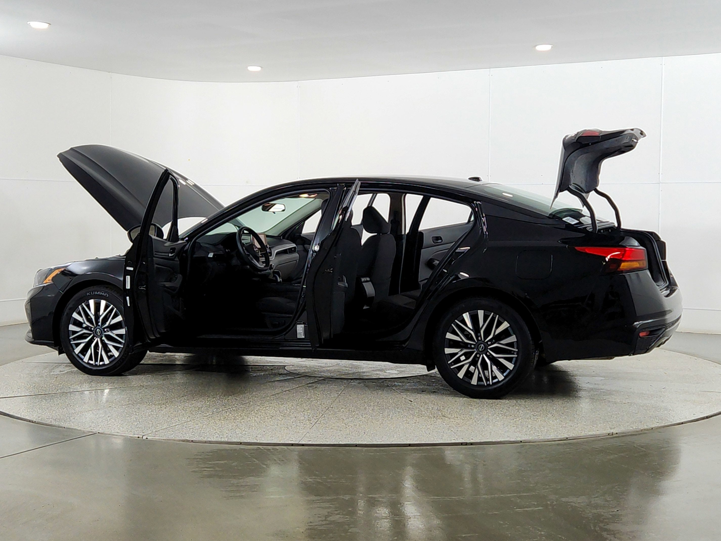 2025 Nissan Altima SV FWD