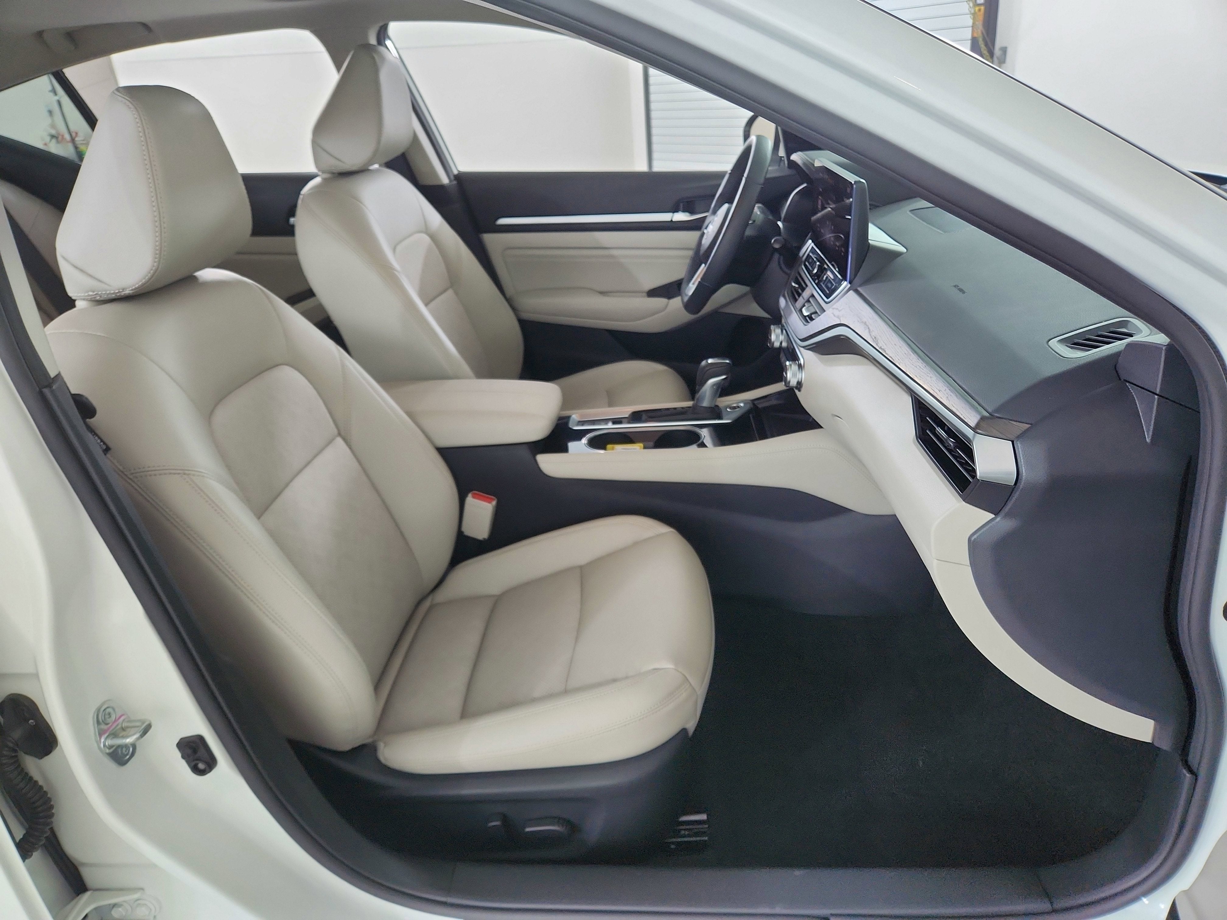 2023 Nissan Altima SL FWD