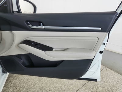 2023 Nissan Altima SL FWD