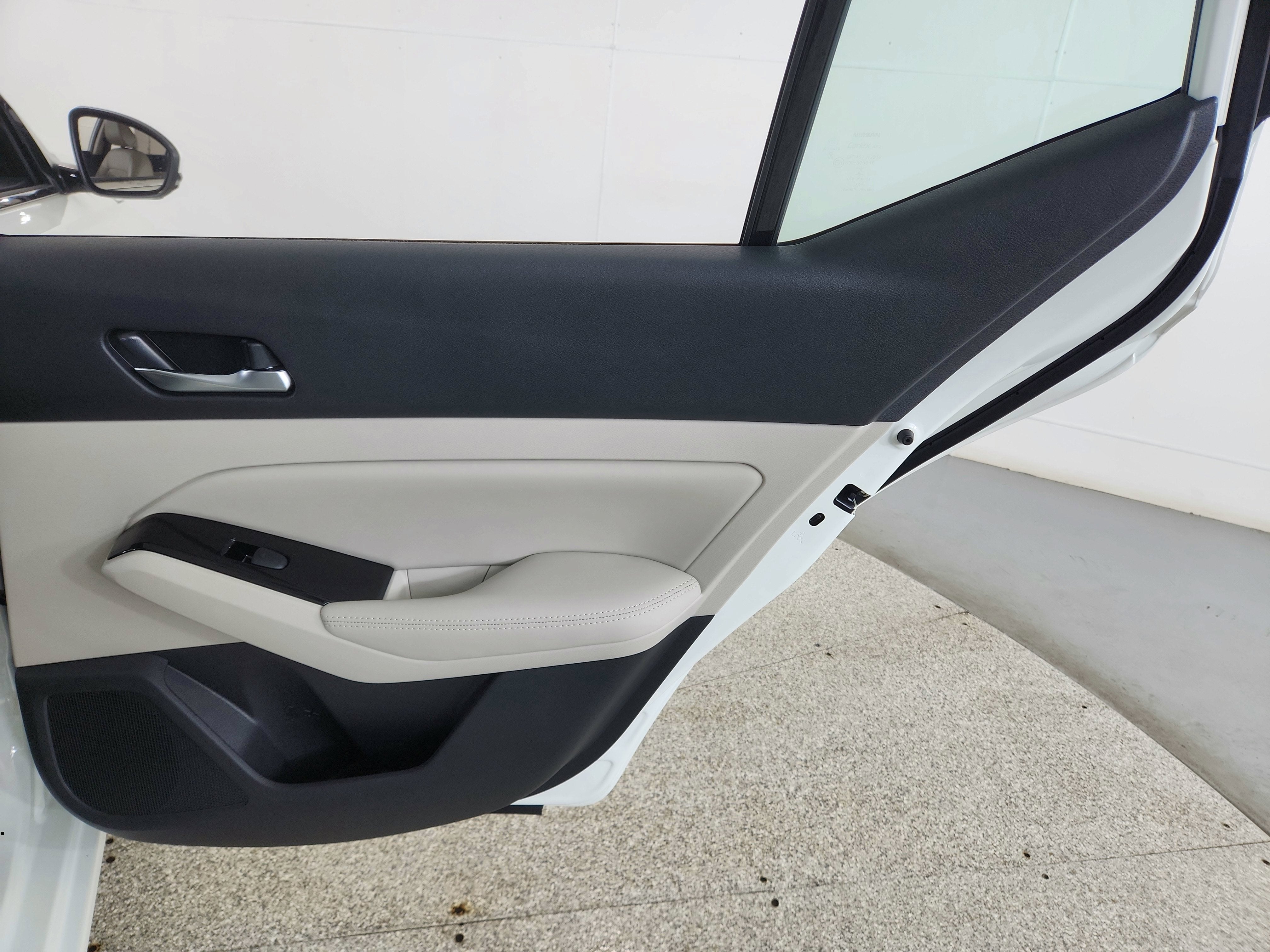 2023 Nissan Altima SL FWD