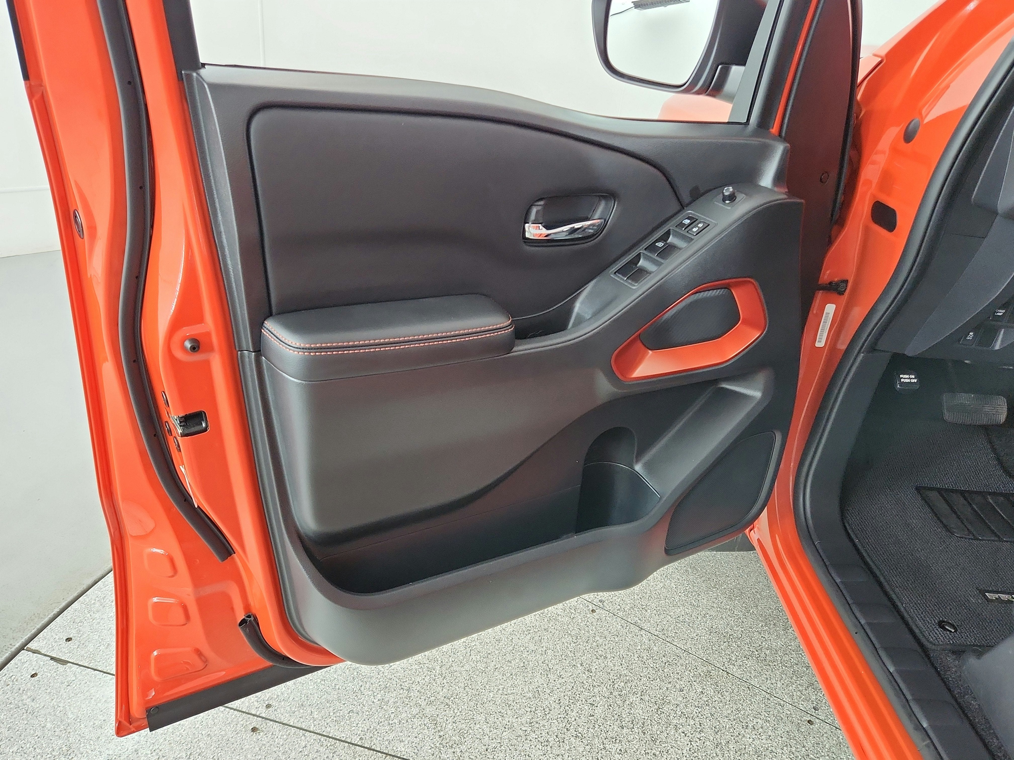 2025 Nissan Frontier Crew Cab PRO-X 4x2