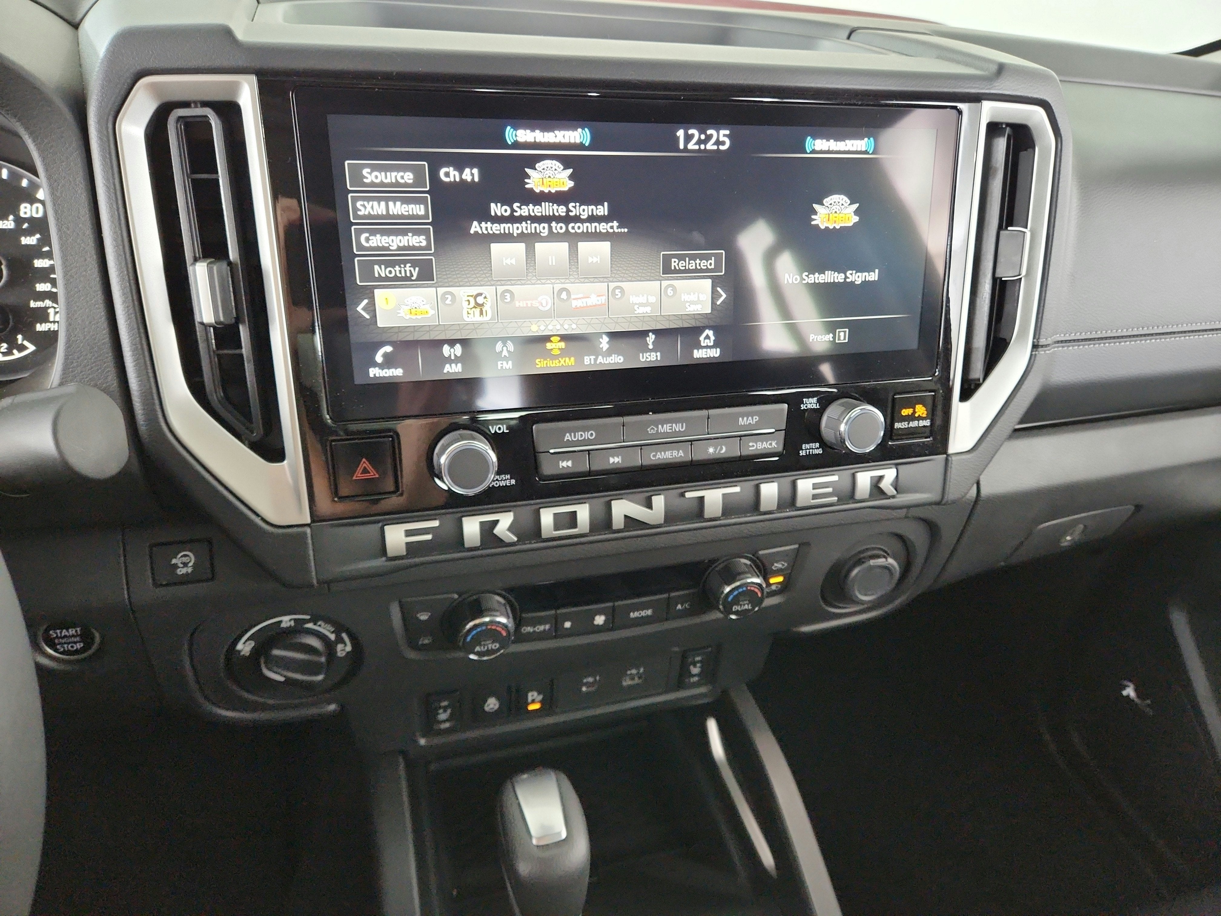 2025 Nissan Frontier Crew Cab SL 4x4