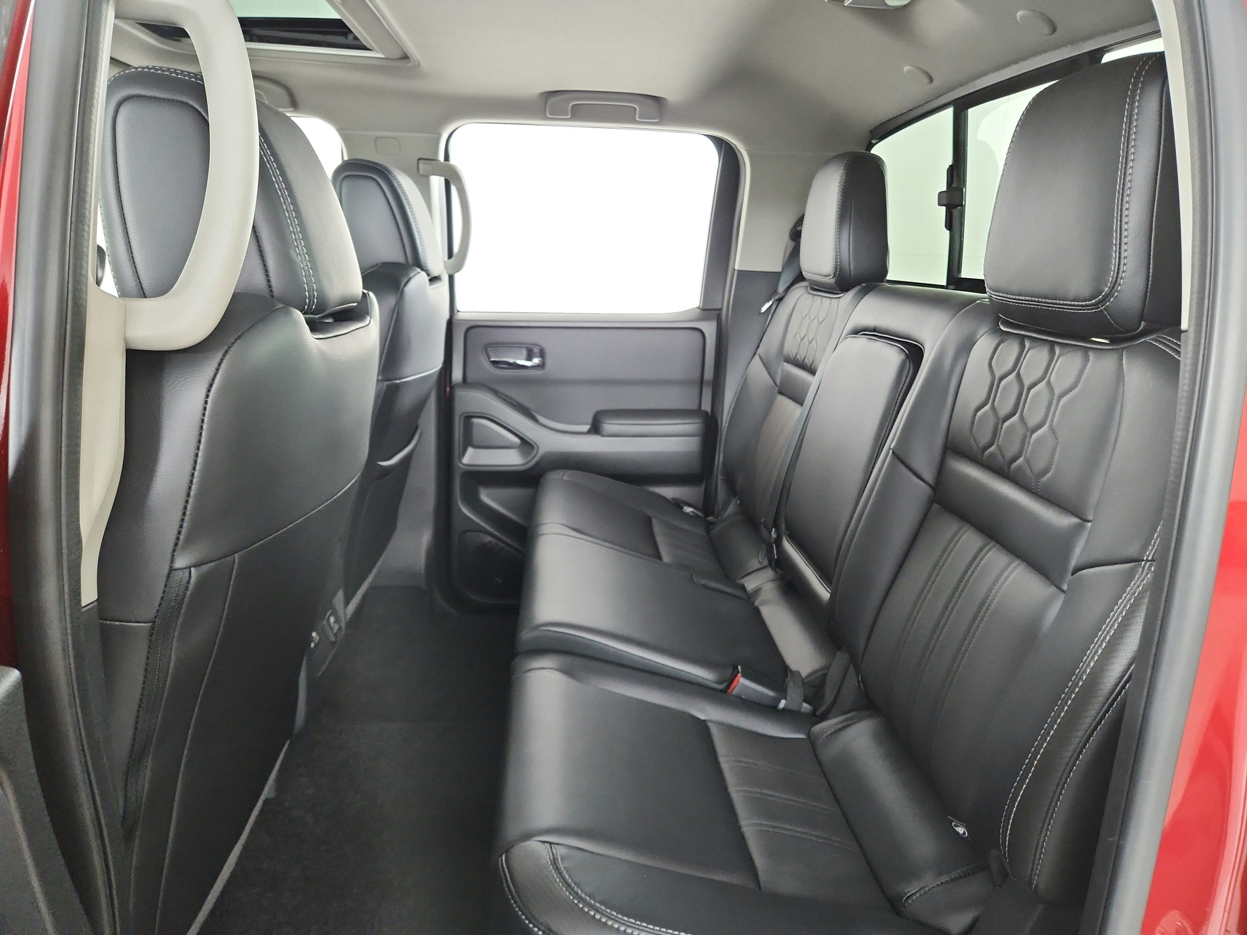 2025 Nissan Frontier Crew Cab SL 4x4