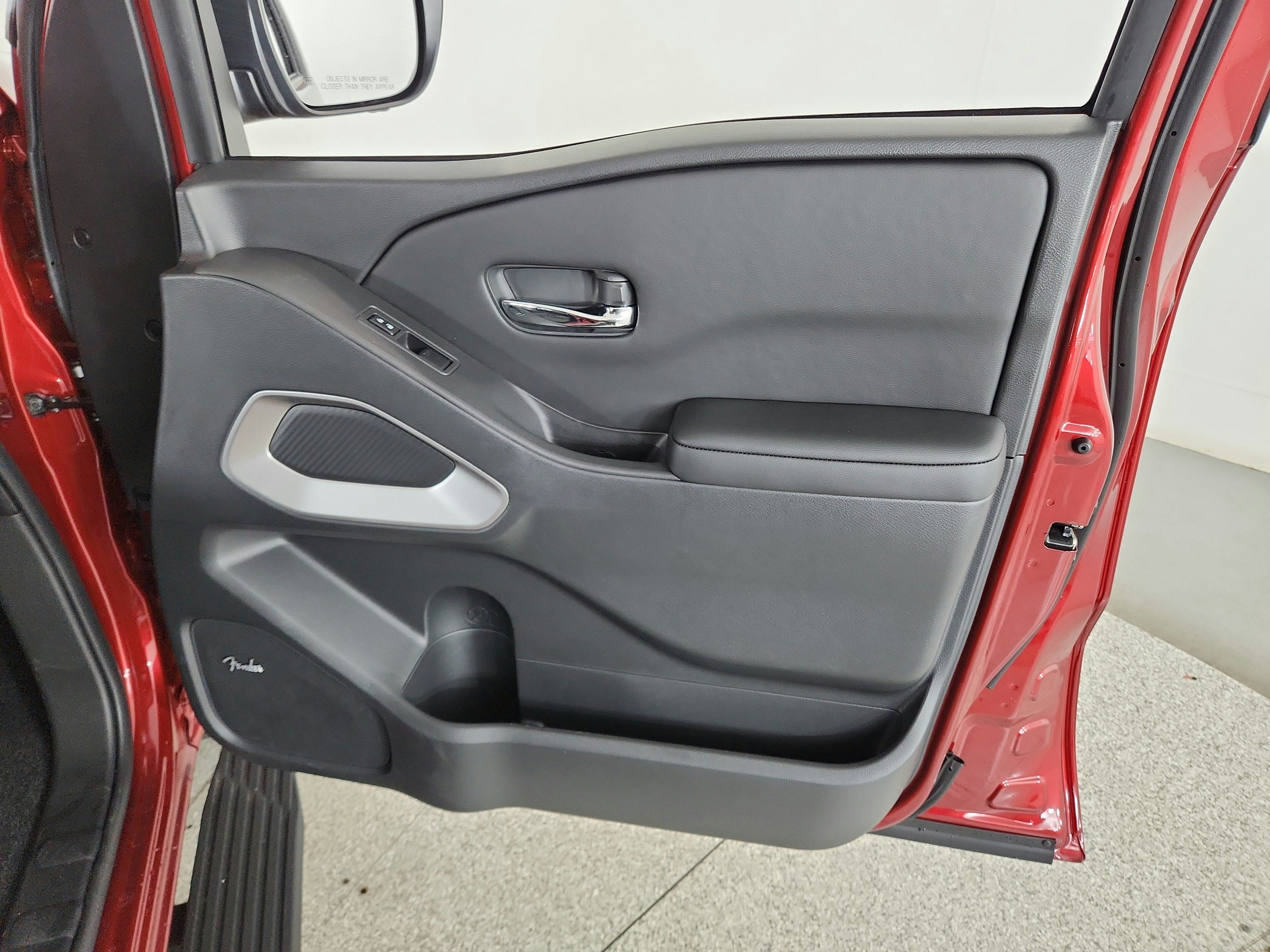 2025 Nissan Frontier Crew Cab SL 4x4