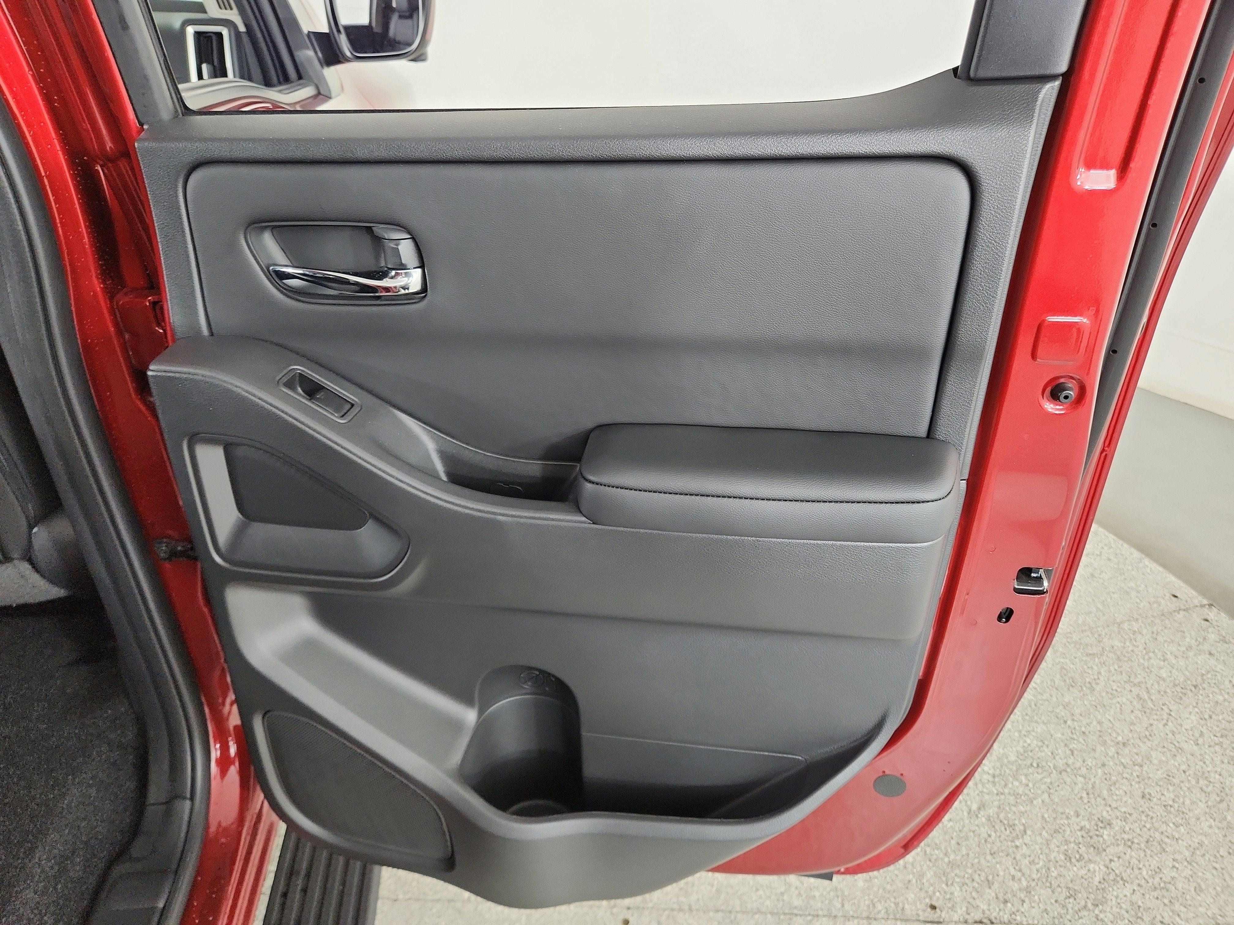 2025 Nissan Frontier Crew Cab SL 4x4