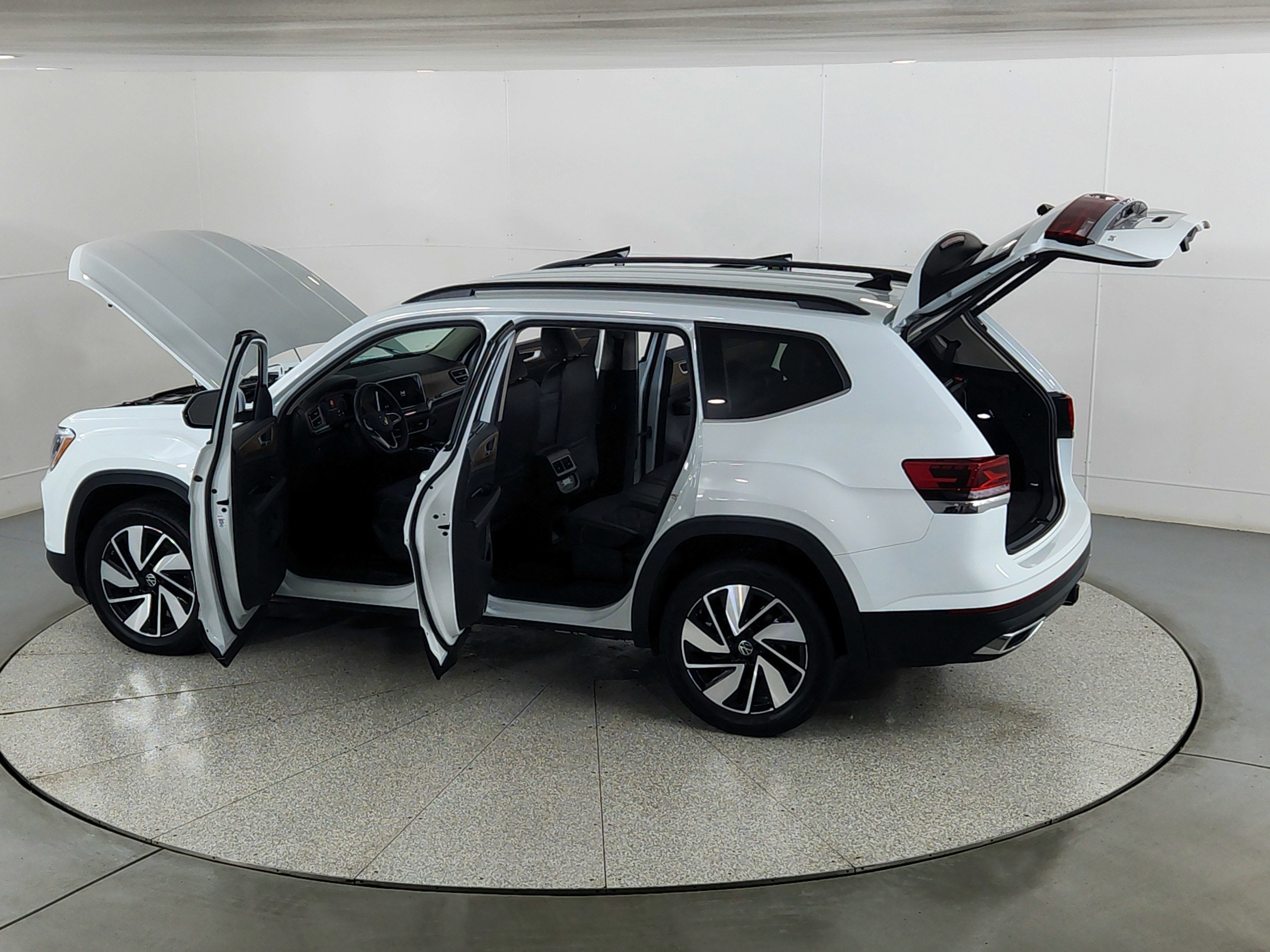 2025 Volkswagen Atlas 2.0T SE w/Technology