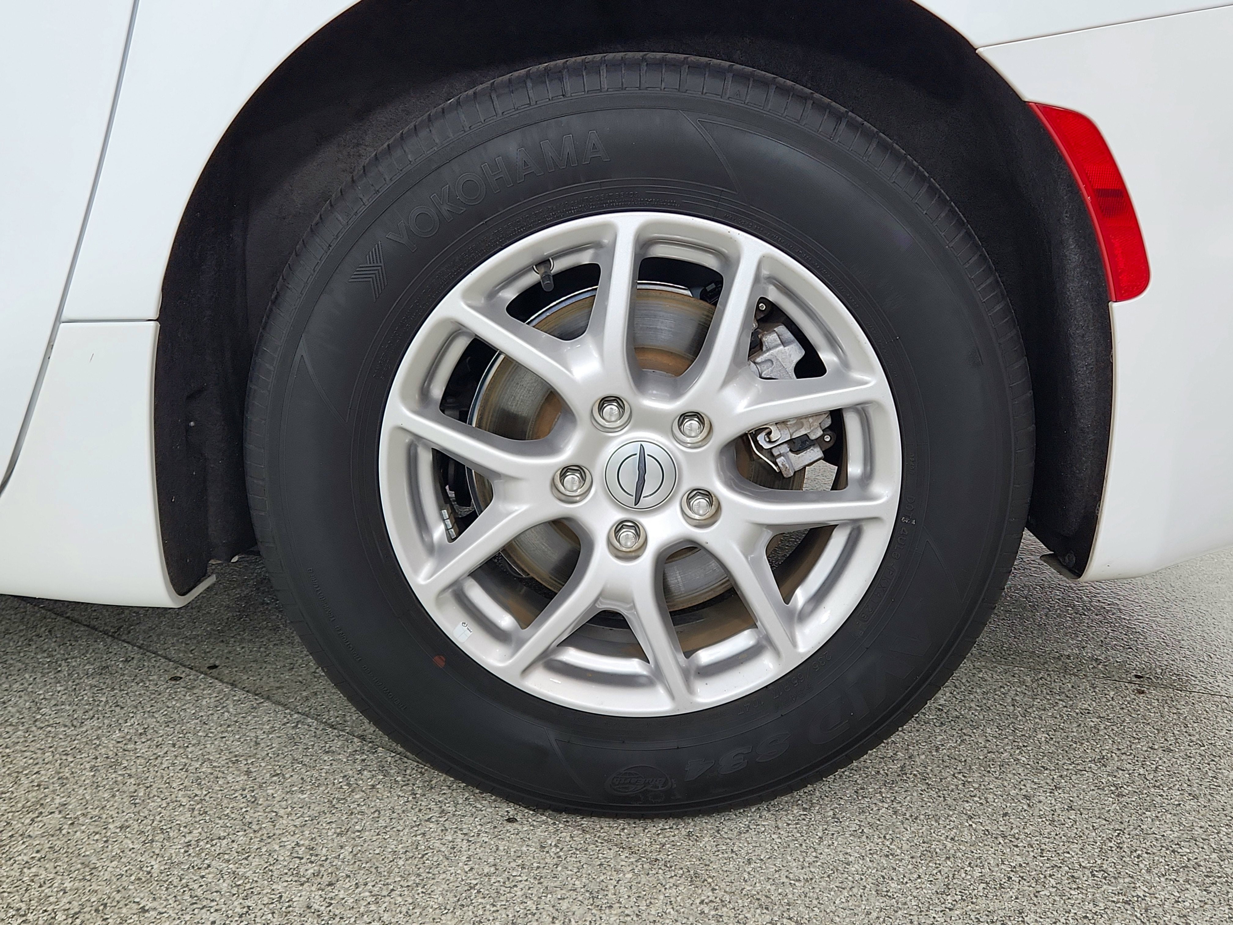 2024 Chrysler Pacifica Touring L