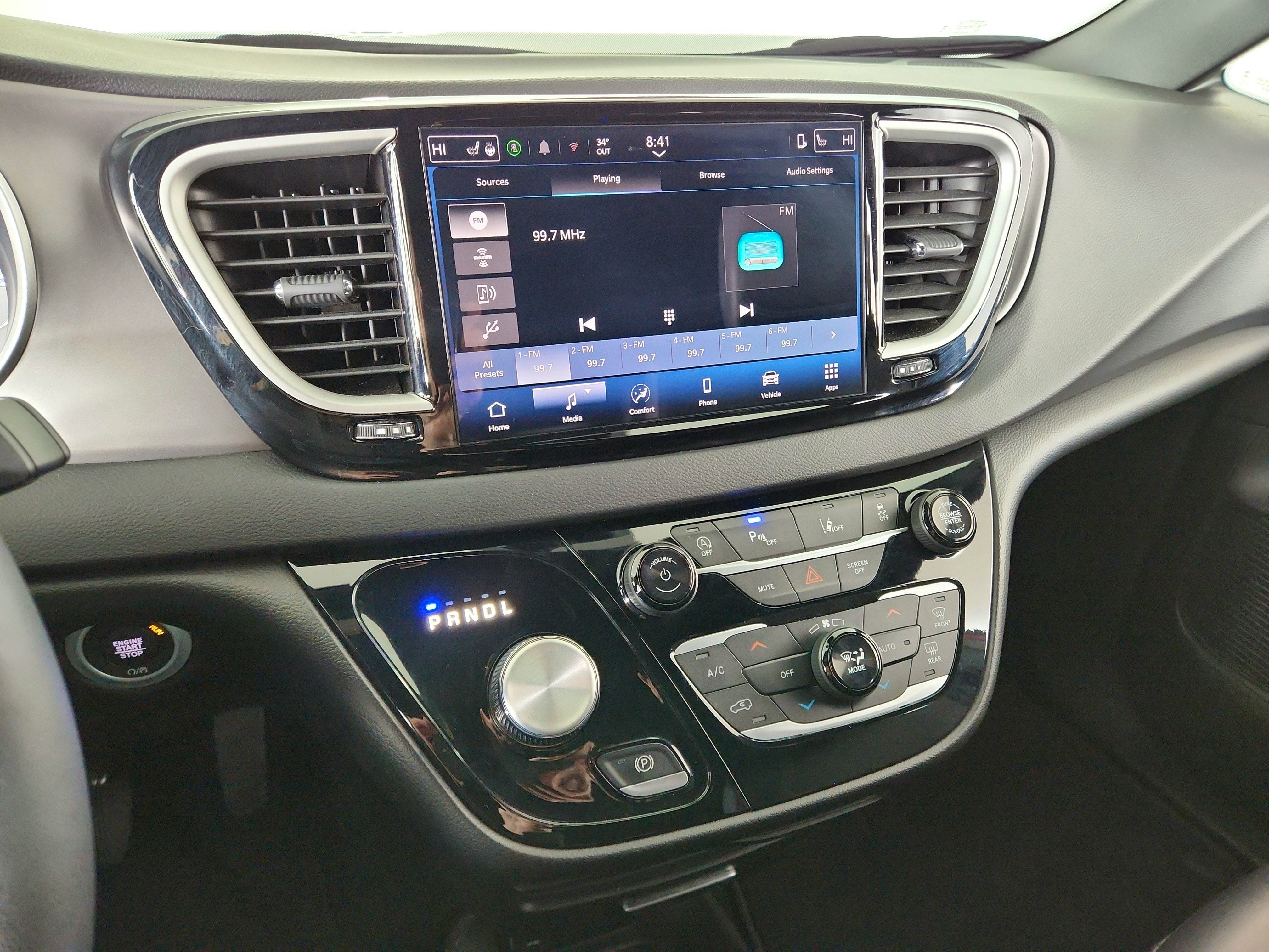 2025 Chrysler Pacifica Select
