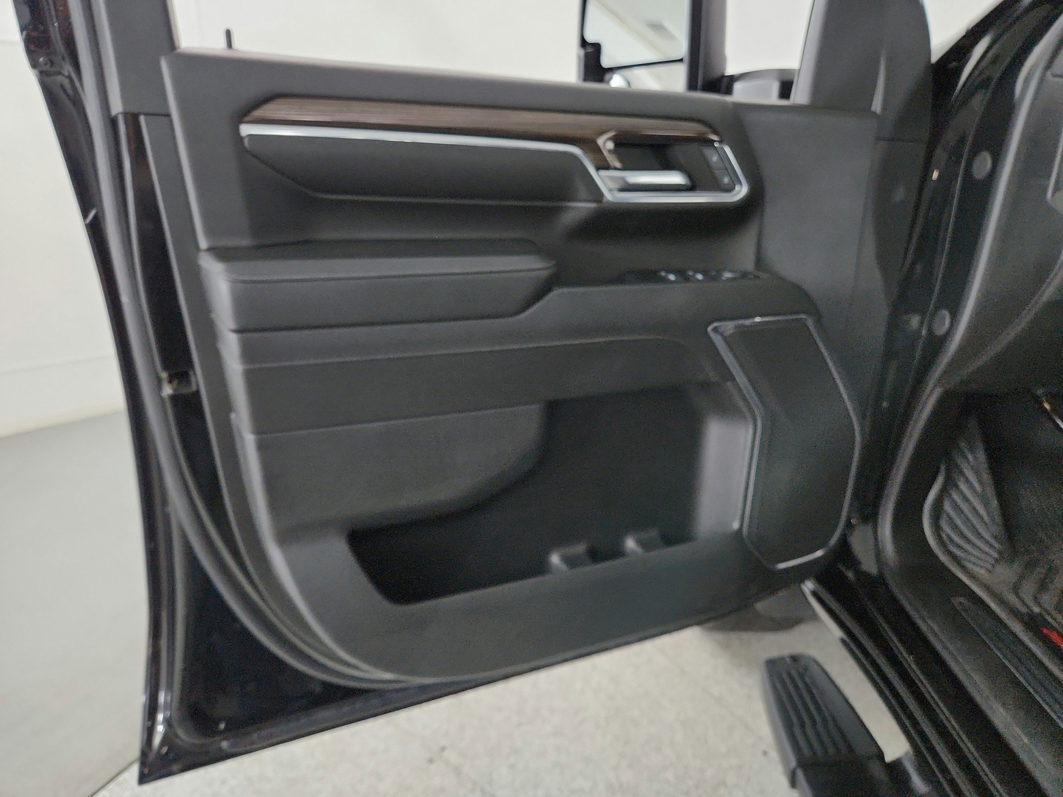 2024 Chevrolet Silverado 2500HD 4WD Crew Cab Standard Bed LT