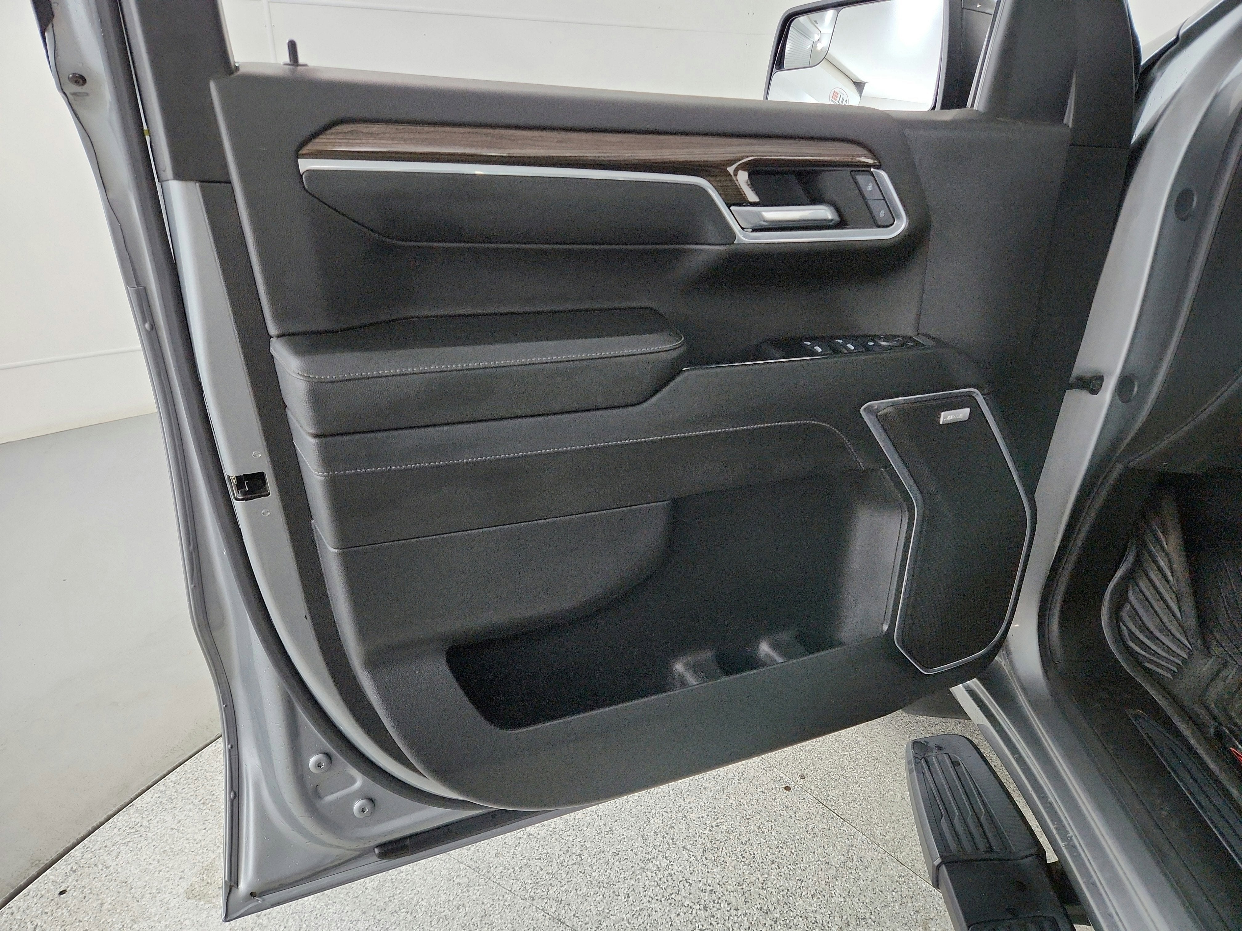 2024 Chevrolet Silverado 1500 4WD Crew Cab Short Bed RST