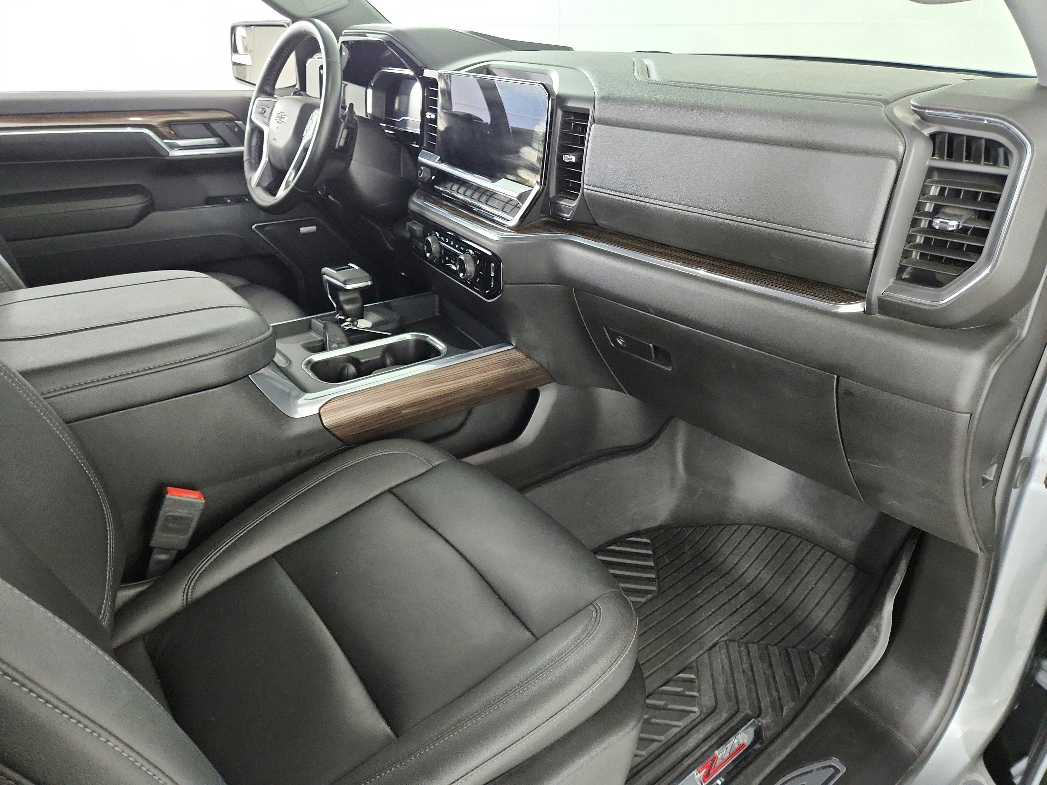 2024 Chevrolet Silverado 1500 4WD Crew Cab Short Bed RST
