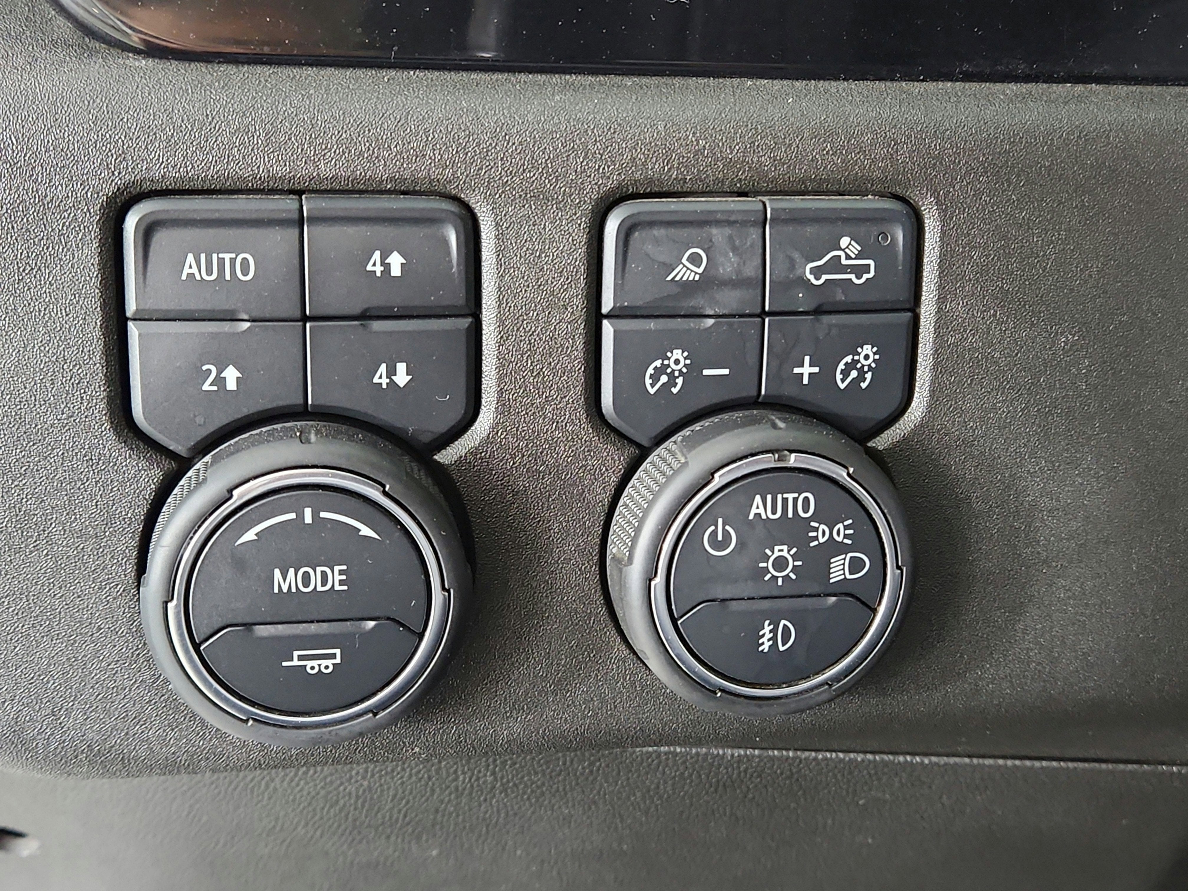 2023 Chevrolet Silverado 1500 4WD Crew Cab Short Bed LTZ