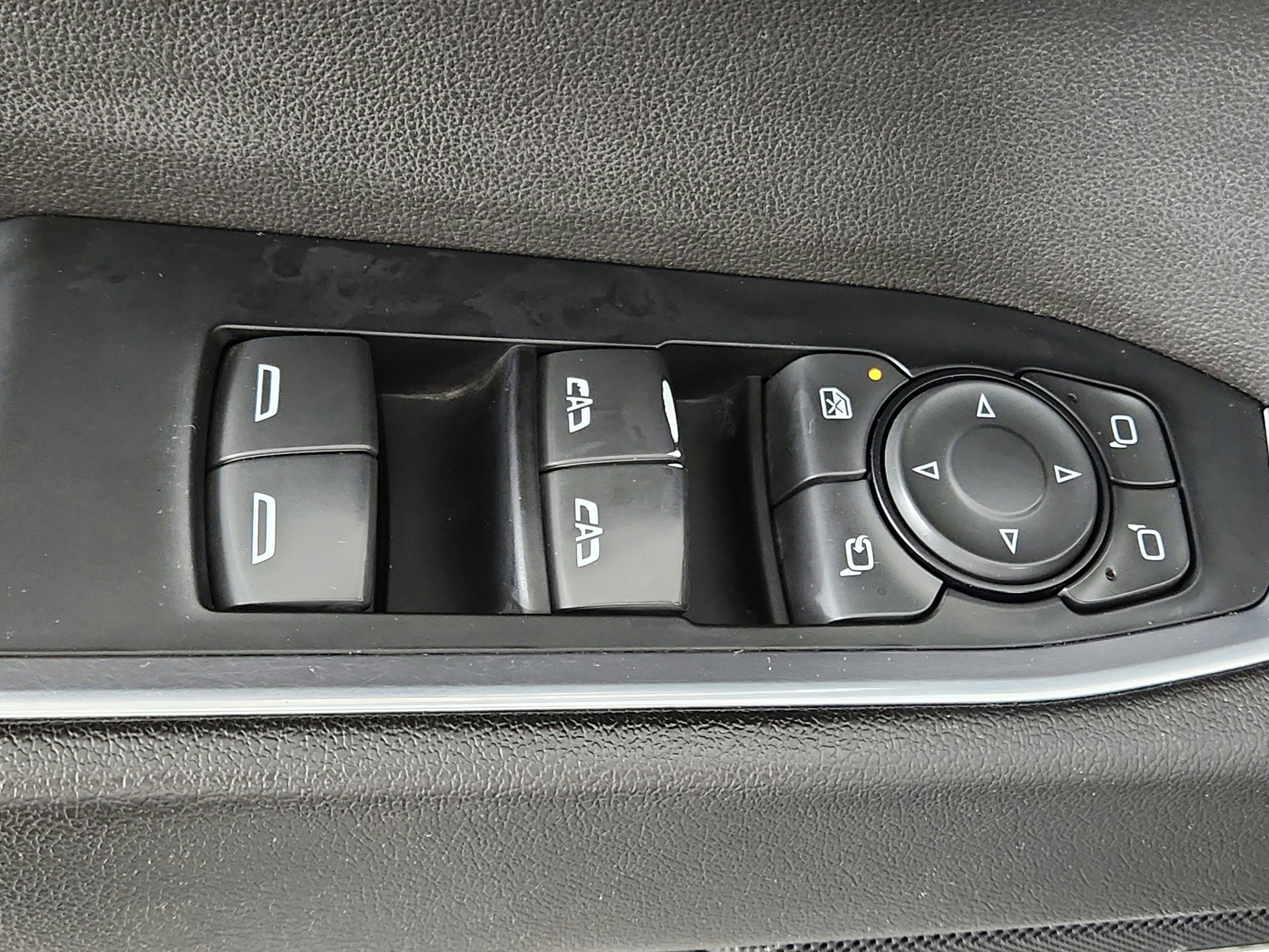 2023 Chevrolet Silverado 1500 4WD Crew Cab Short Bed LTZ