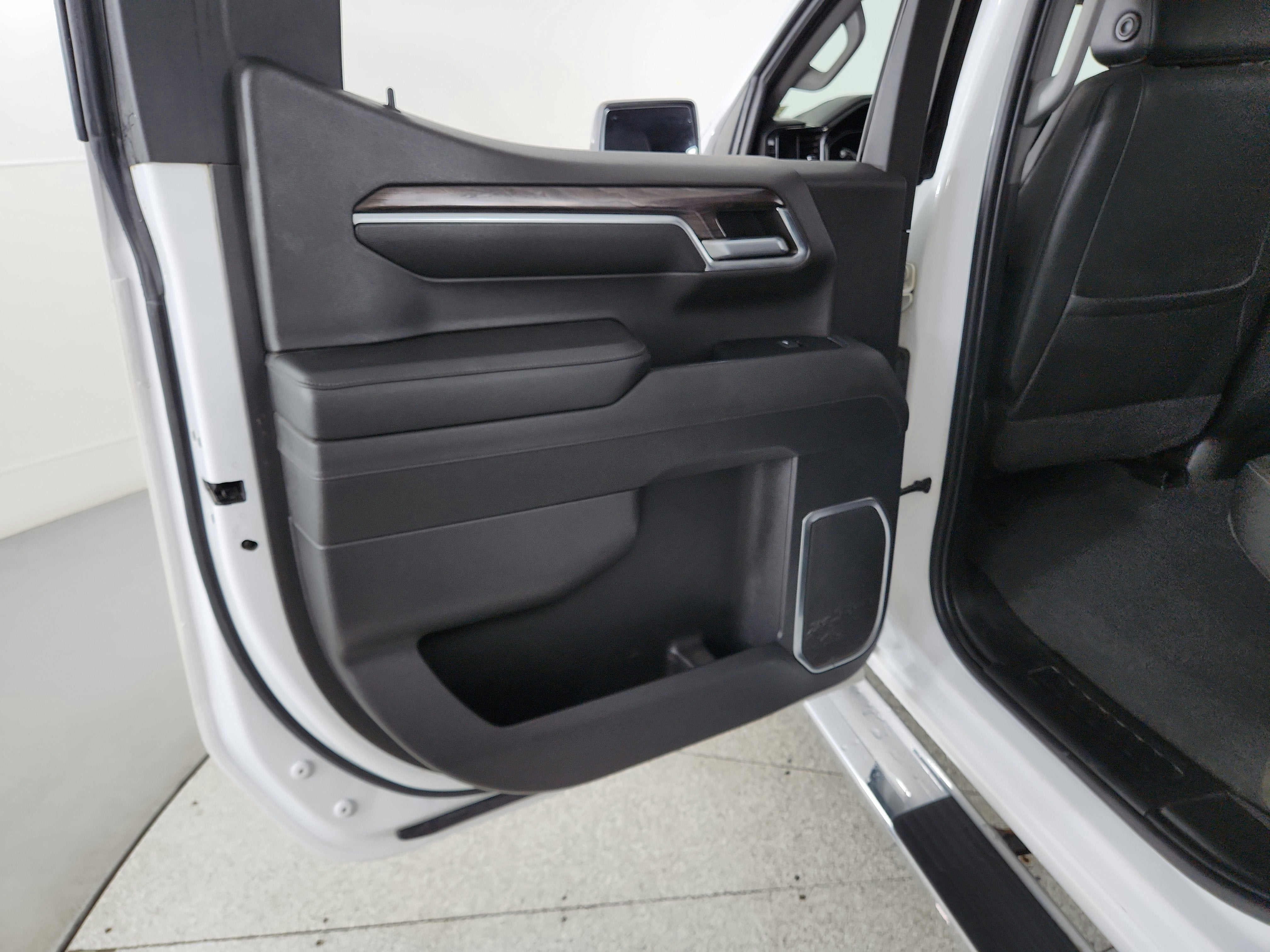 2023 Chevrolet Silverado 1500 4WD Crew Cab Short Bed LTZ