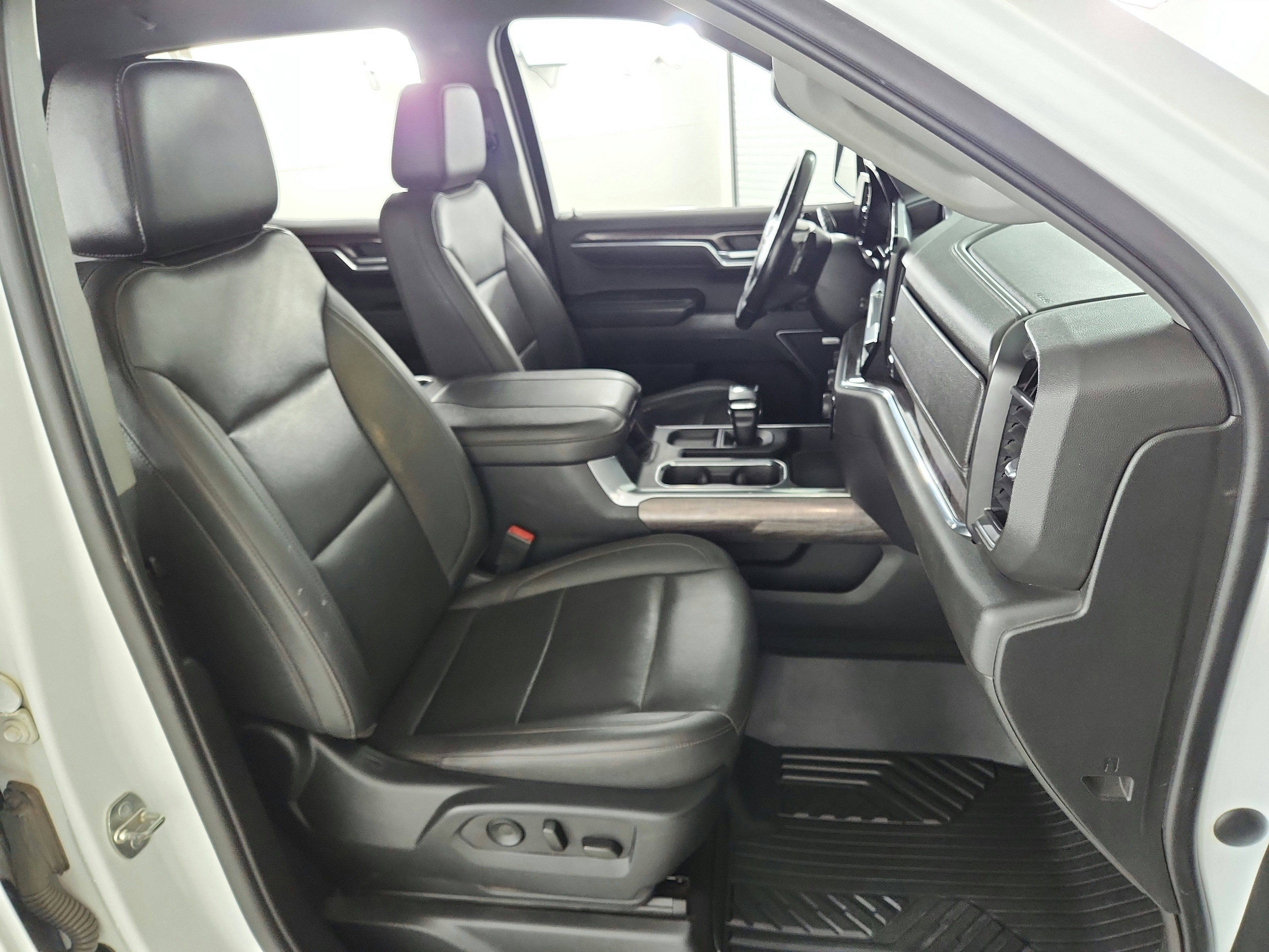 2023 Chevrolet Silverado 1500 4WD Crew Cab Short Bed LTZ