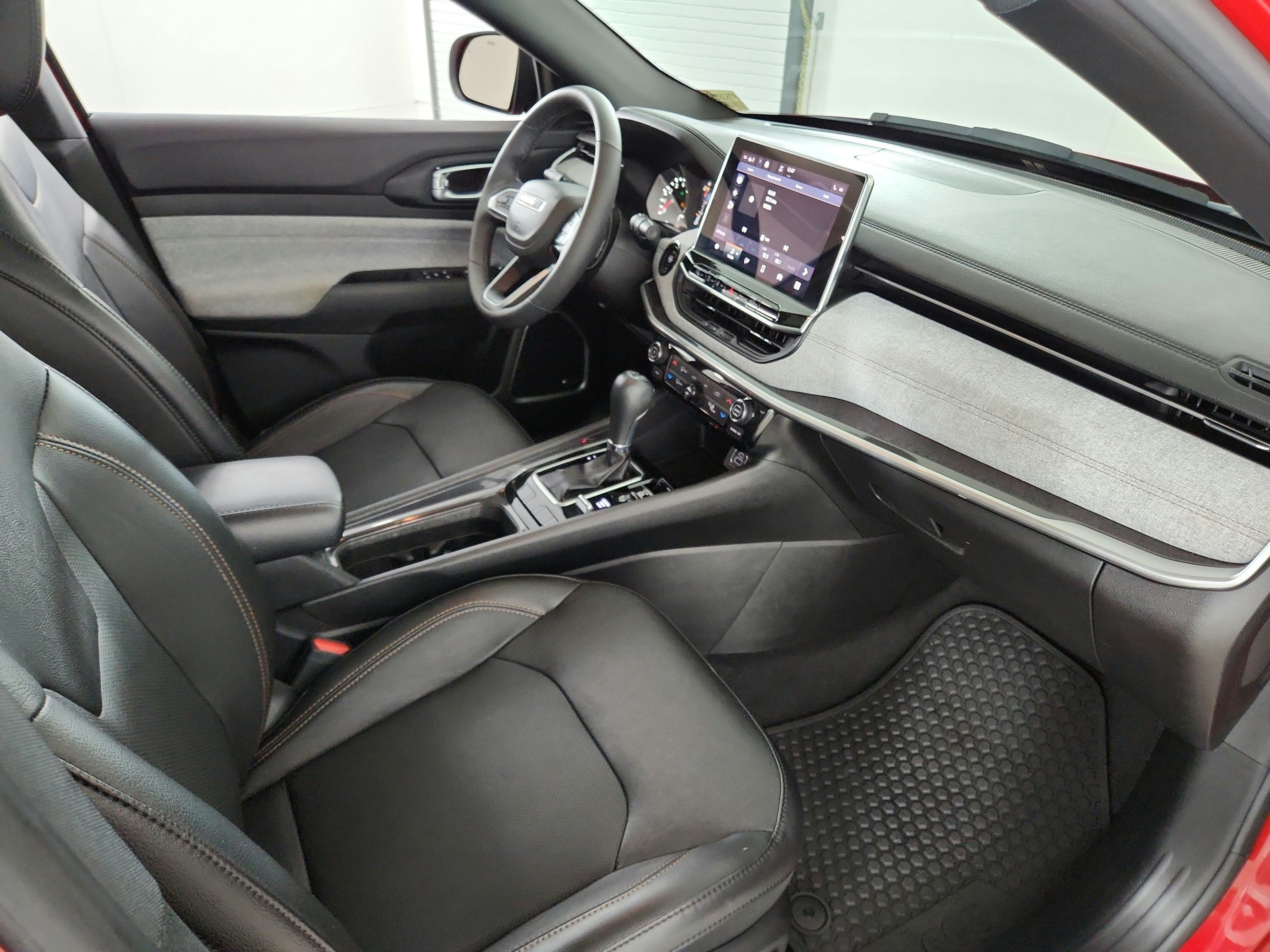 2023 Jeep Compass Latitude Lux FWD