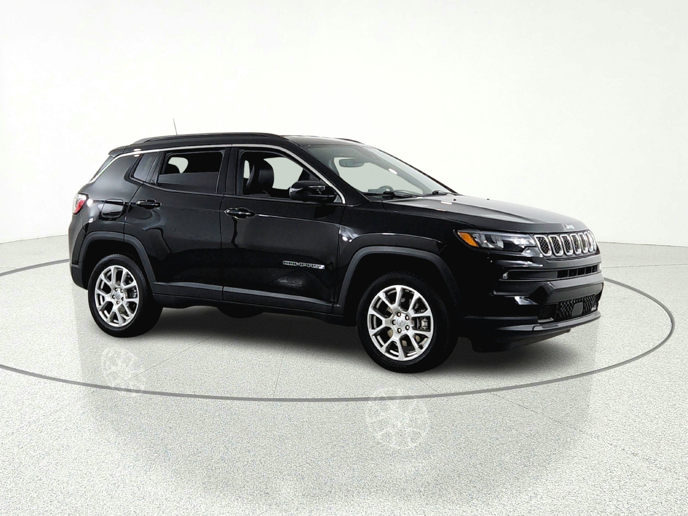 2023 Jeep Compass Latitude Lux FWD