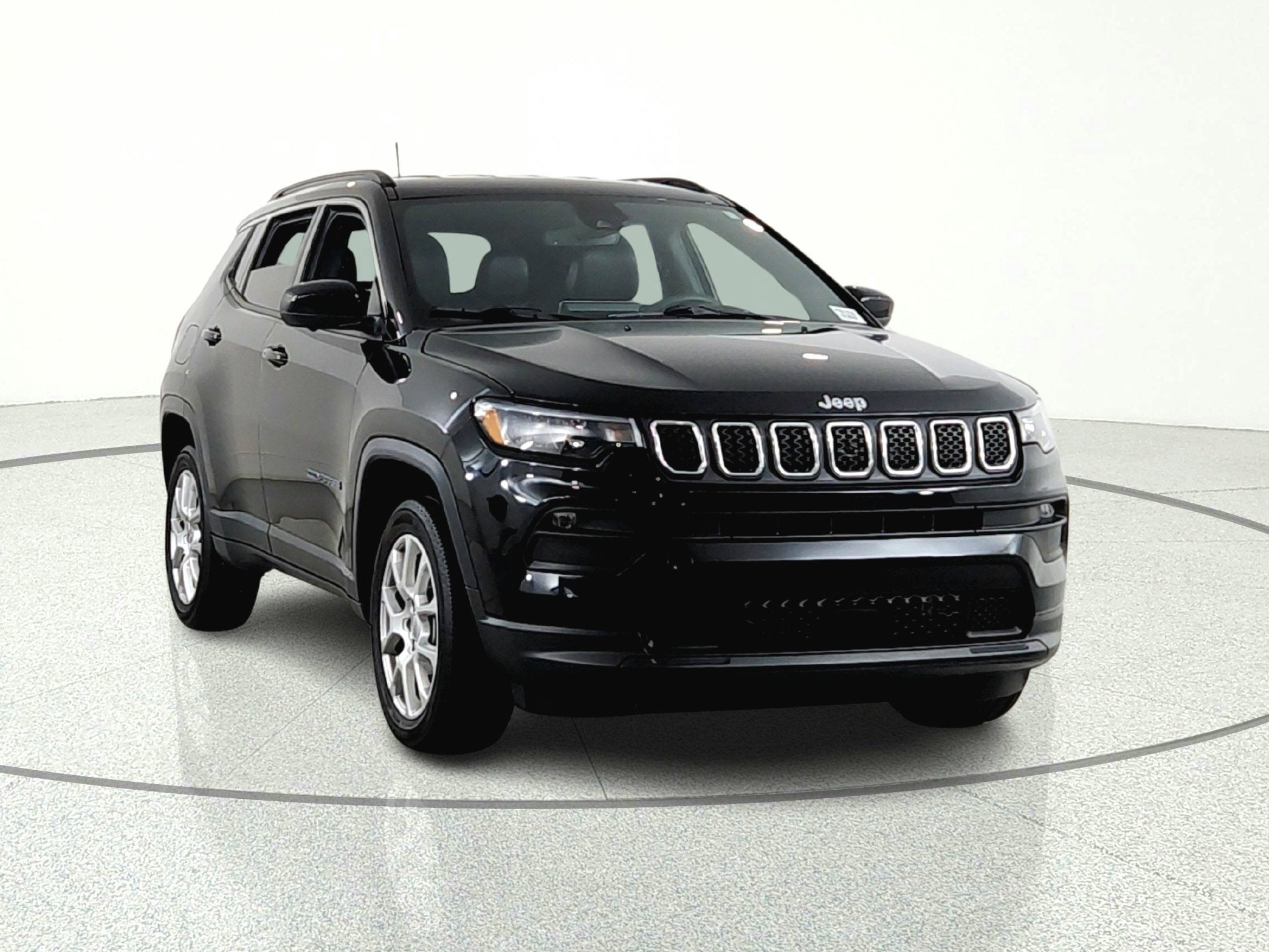 2023 Jeep Compass Latitude Lux FWD
