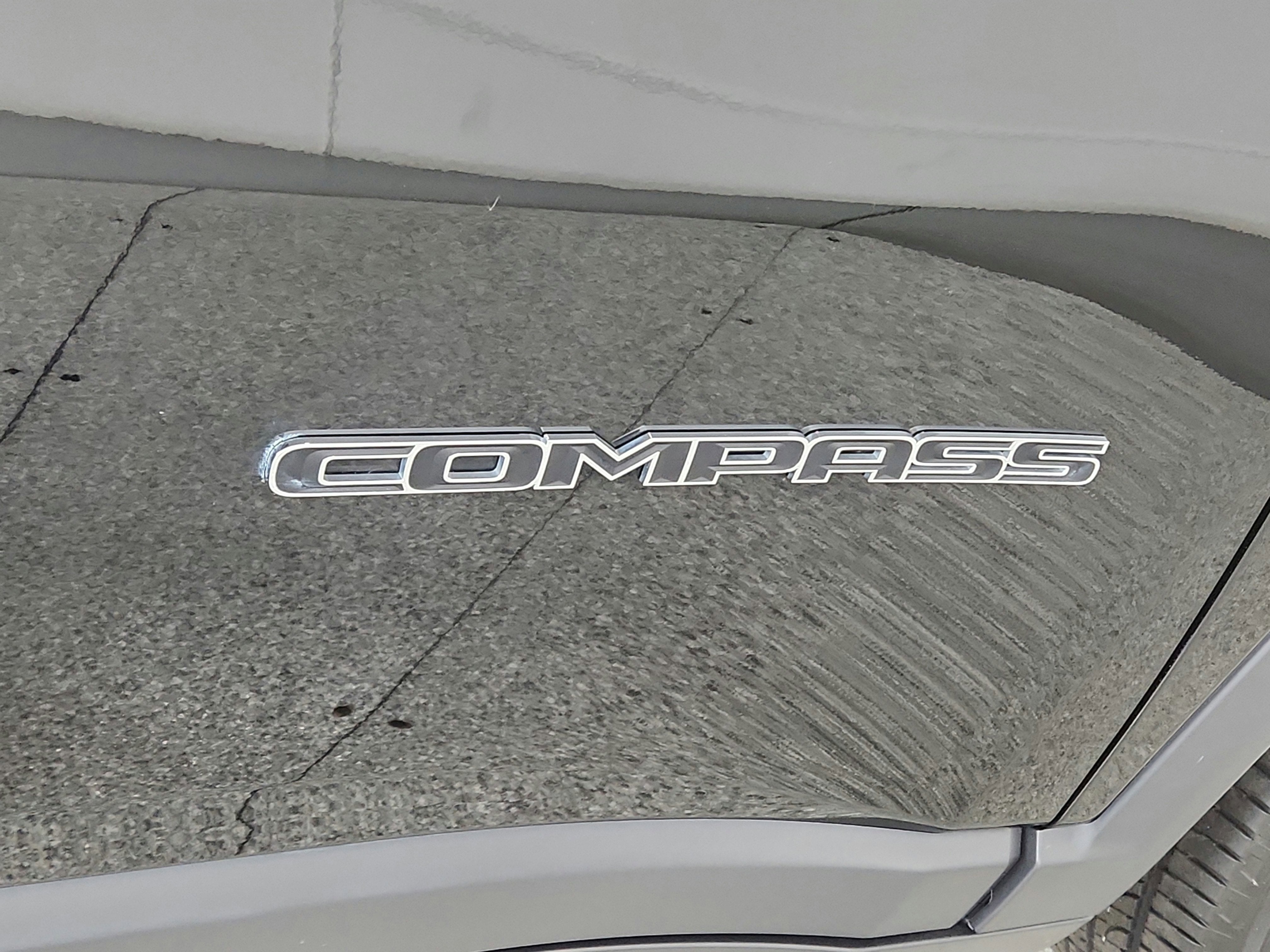 2023 Jeep Compass Latitude Lux FWD