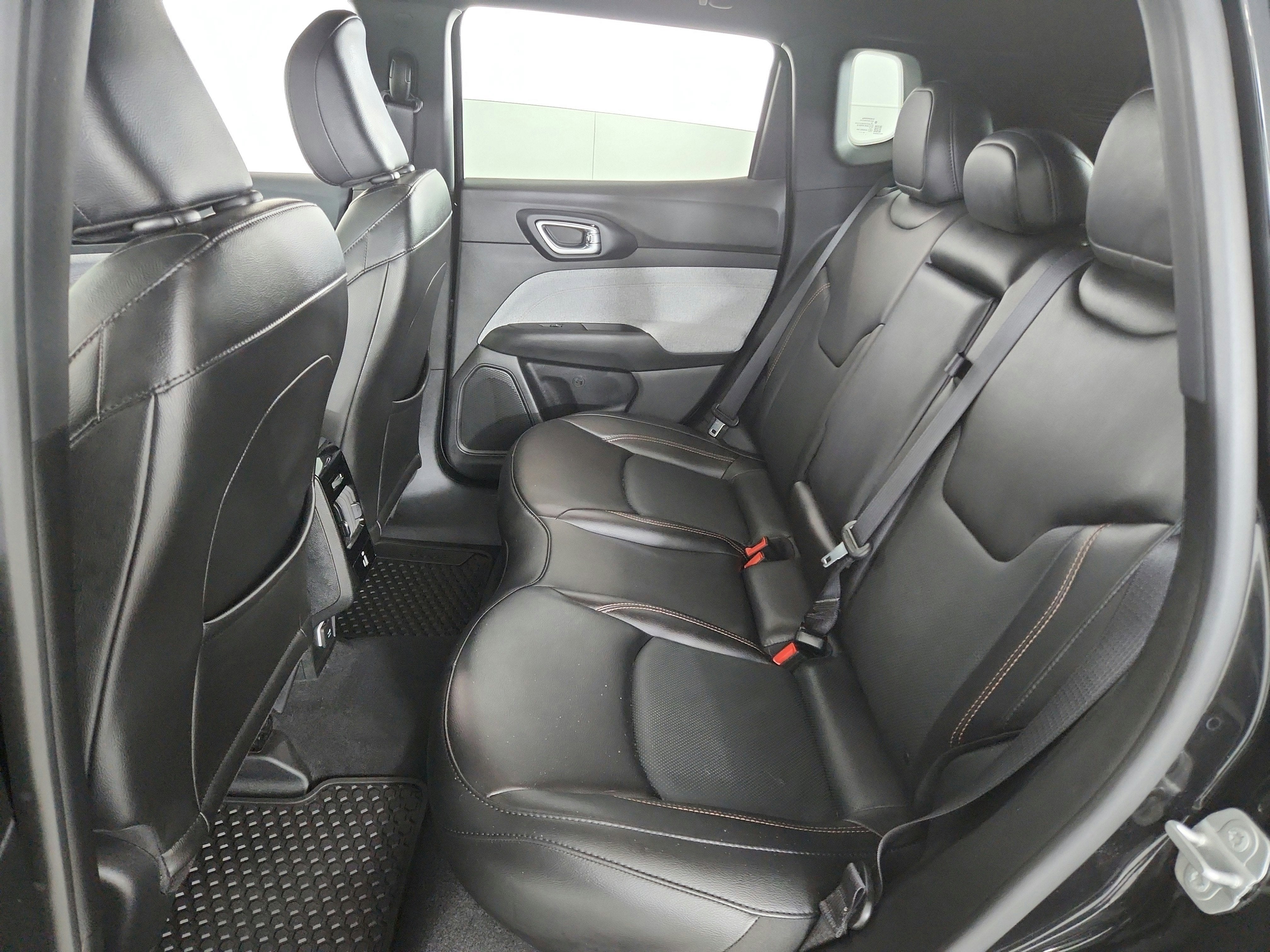 2023 Jeep Compass Latitude Lux FWD