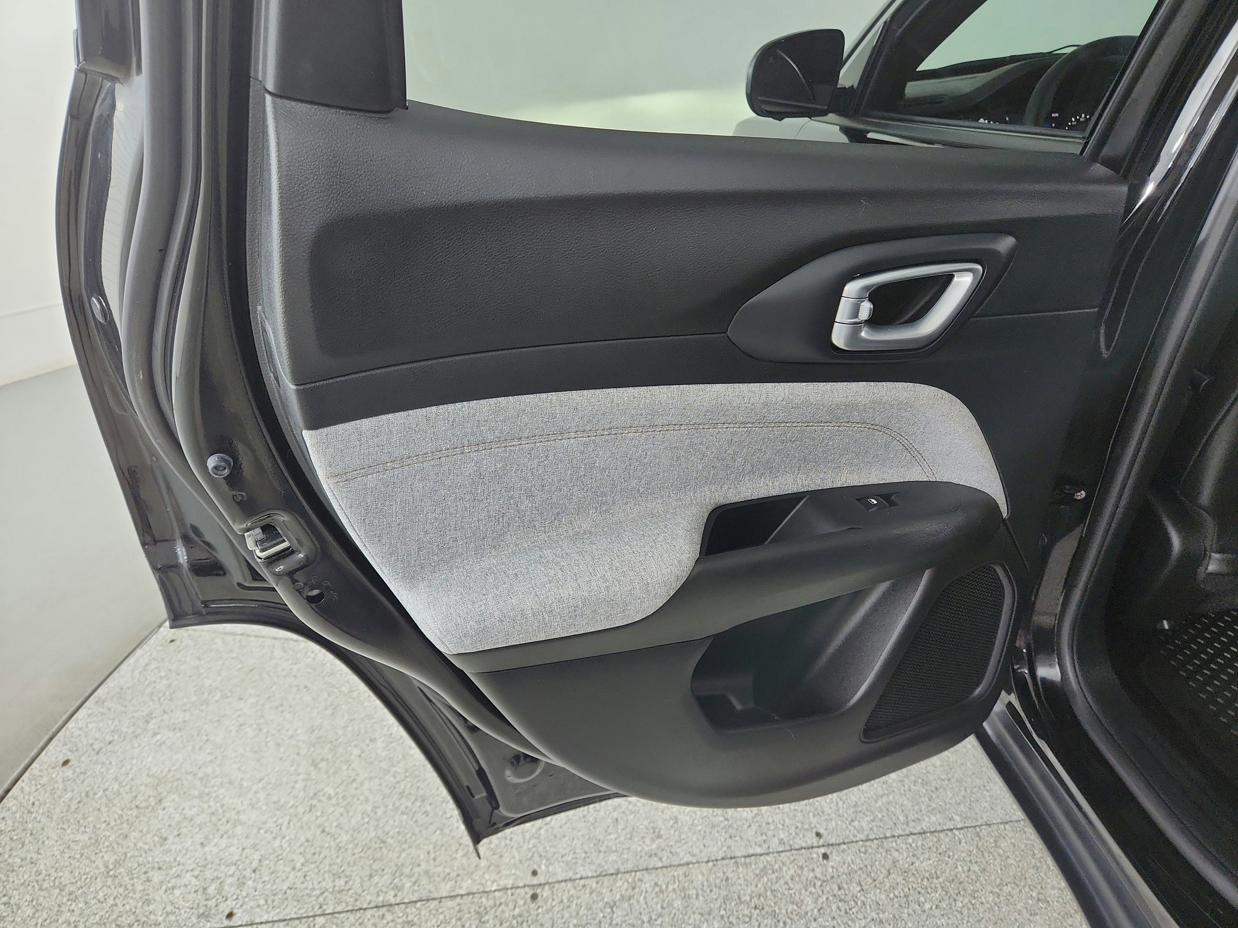 2023 Jeep Compass Latitude Lux FWD